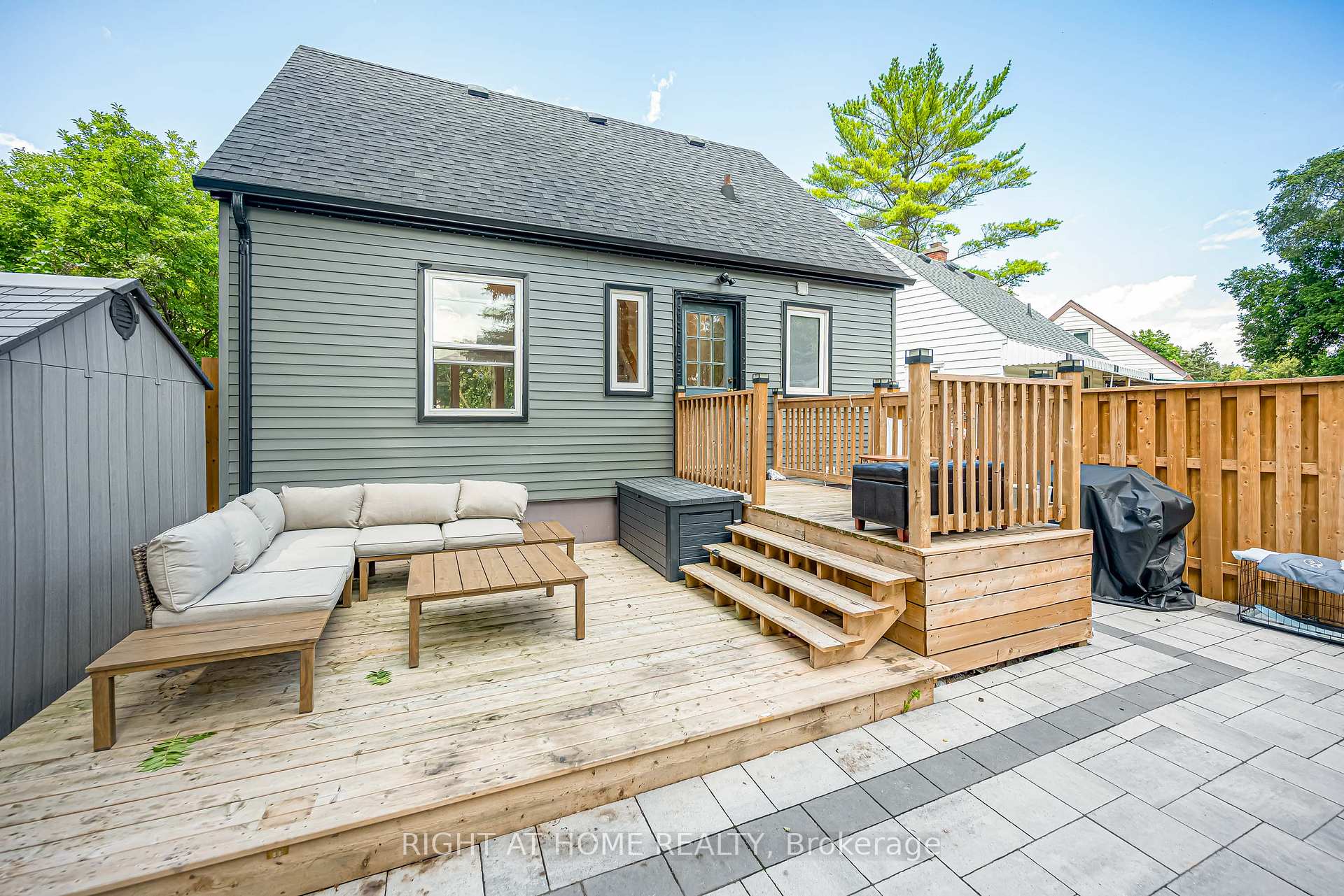 Photo 41 of 121 Hearst Circle, North York, Brookhaven-Amesbury — HOMEH