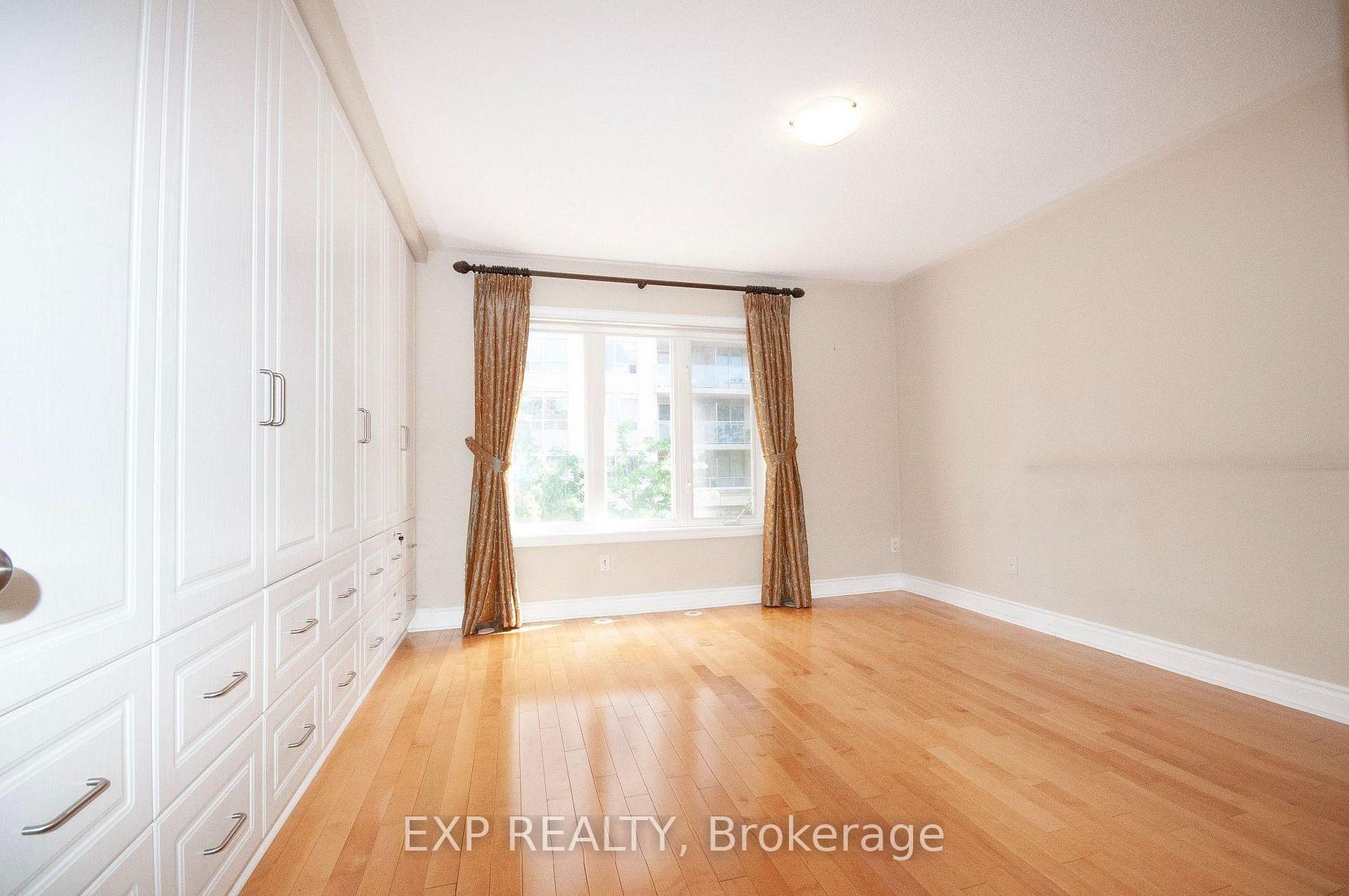Photo 11 of 57 Galleria Parkway, Markham, Commerce Valley — HOMEH