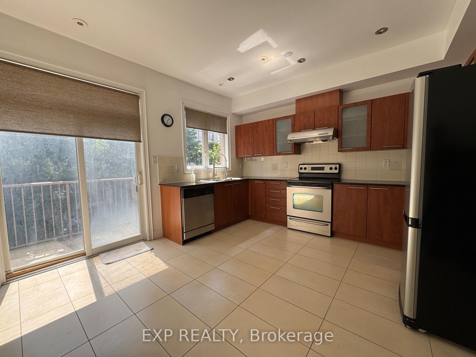 Photo 4 of 57 Galleria Parkway, Markham, Commerce Valley — HOMEH