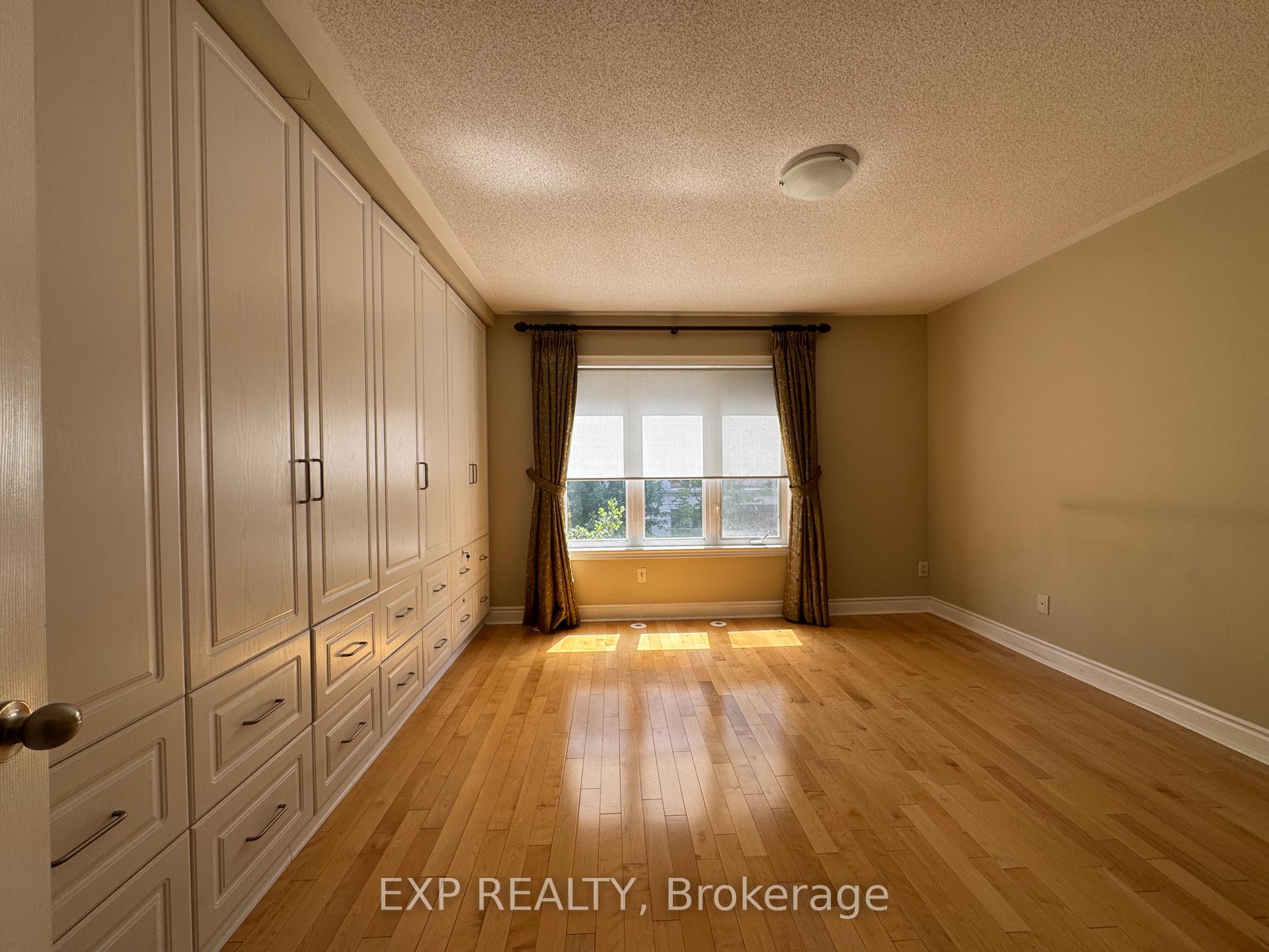 Photo 10 of 57 Galleria Parkway, Markham, Commerce Valley — HOMEH