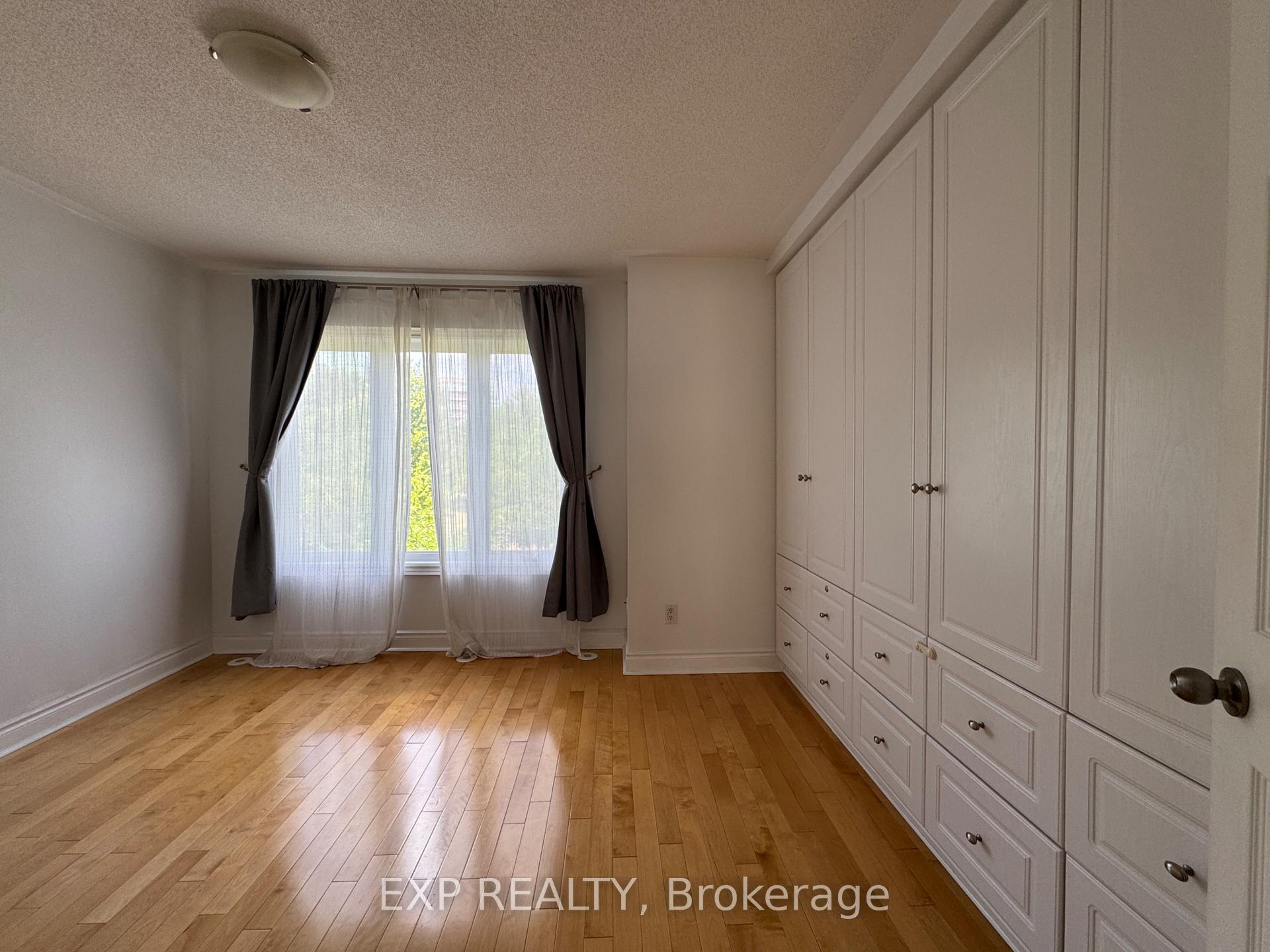 Photo 12 of 57 Galleria Parkway, Markham, Commerce Valley — HOMEH