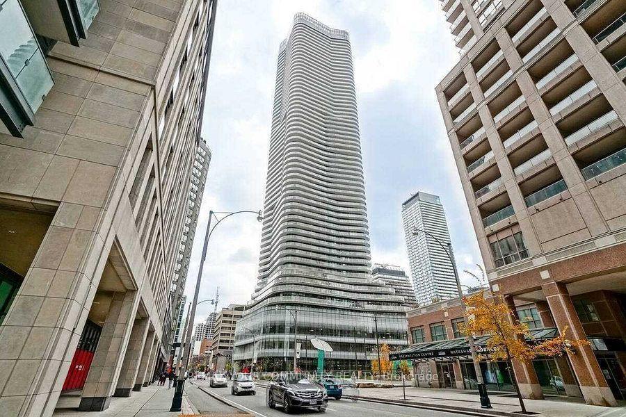 Front of Unit 1212, 11 Wellesley Street W