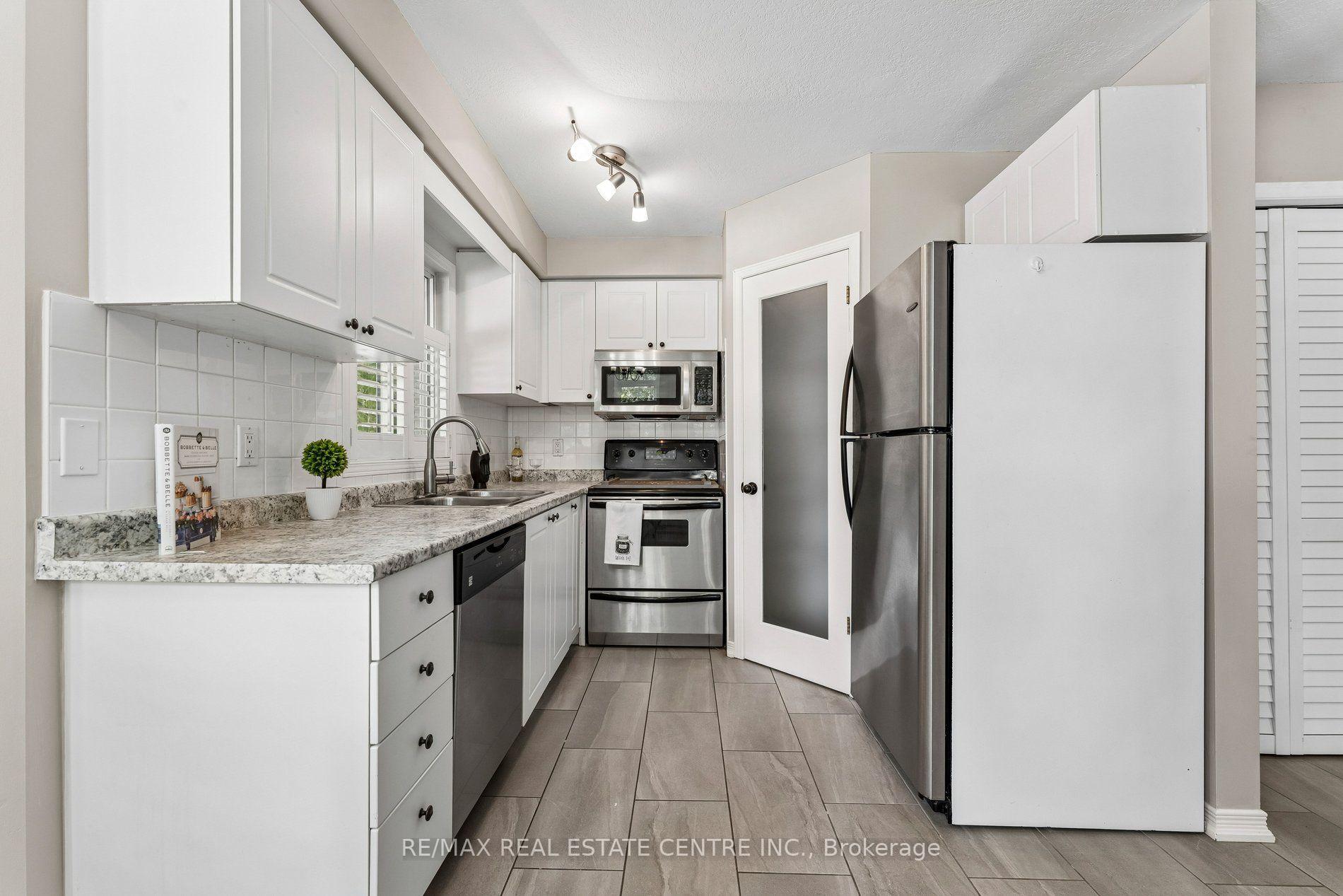 Photo 9 of 131 Montgomery Boulevard, Orangeville — HOMEH