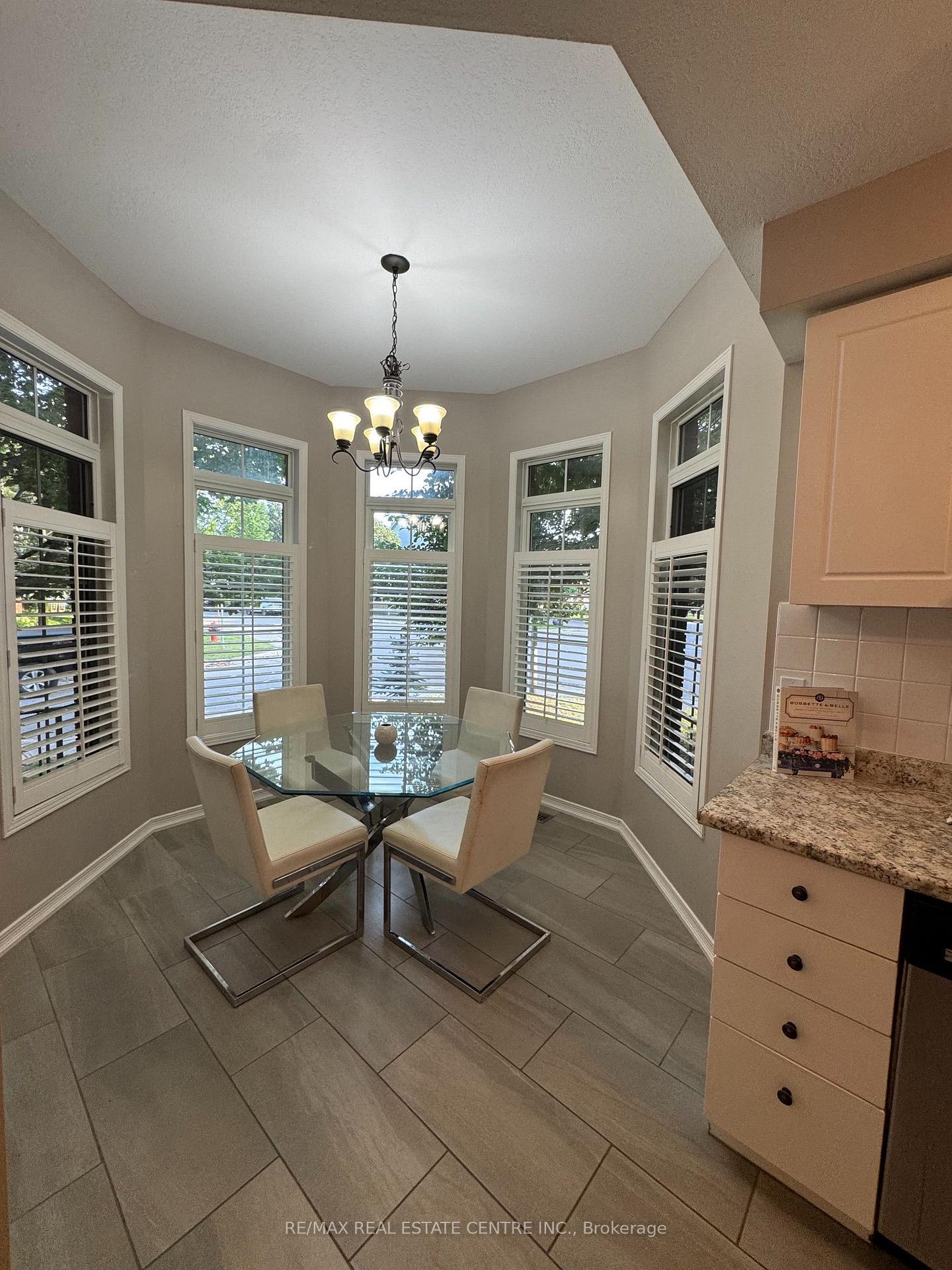 Photo 12 of 131 Montgomery Boulevard, Orangeville — HOMEH