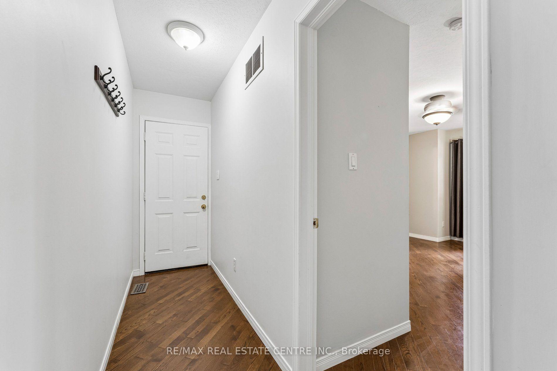Photo 13 of 131 Montgomery Boulevard, Orangeville — HOMEH