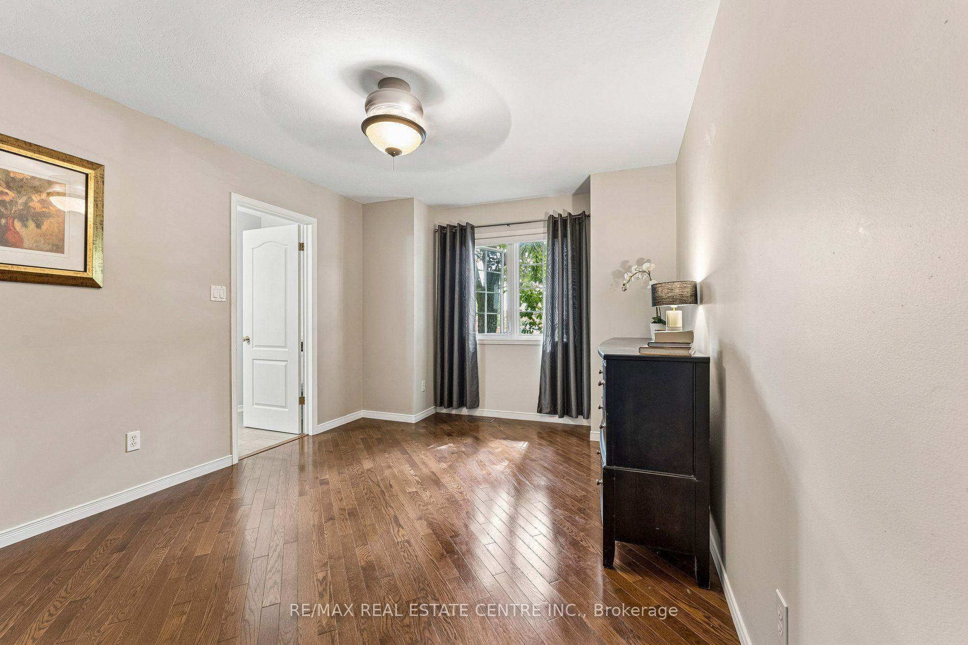 Photo 14 of 131 Montgomery Boulevard, Orangeville — HOMEH