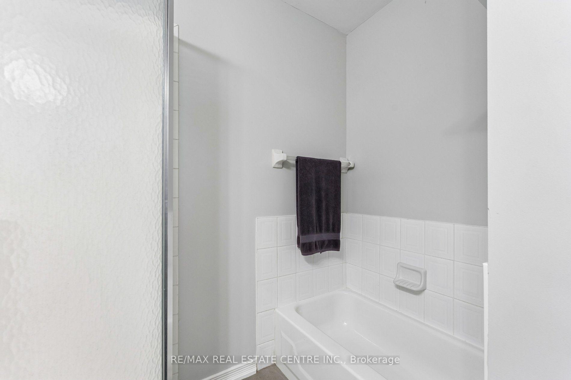 Photo 19 of 131 Montgomery Boulevard, Orangeville — HOMEH