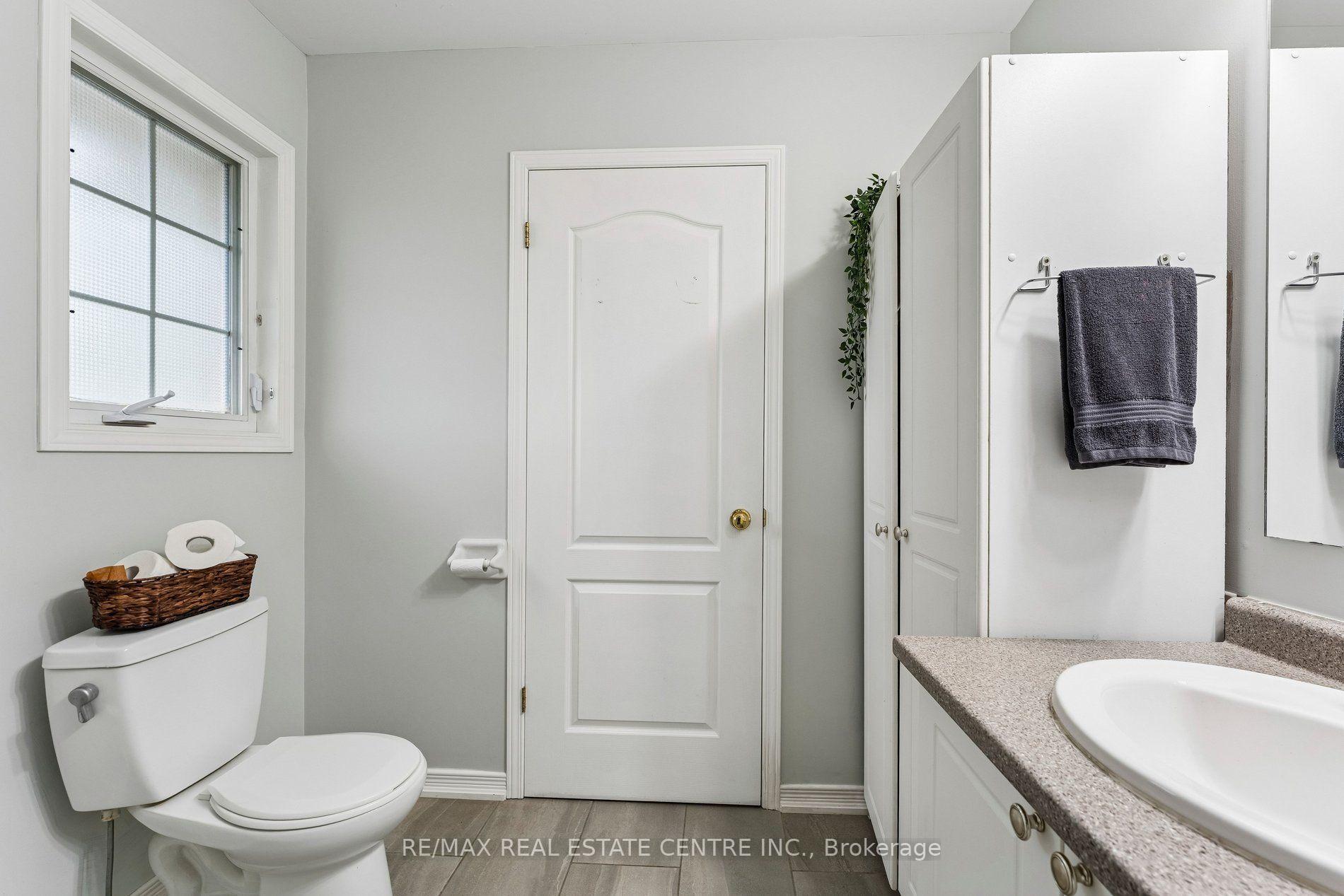 Photo 20 of 131 Montgomery Boulevard, Orangeville — HOMEH