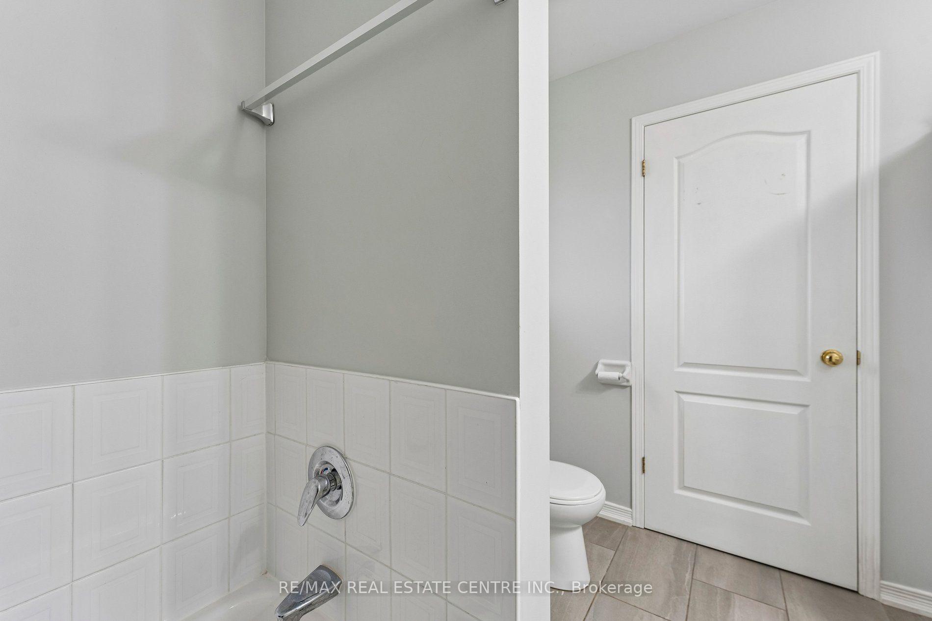Photo 21 of 131 Montgomery Boulevard, Orangeville — HOMEH