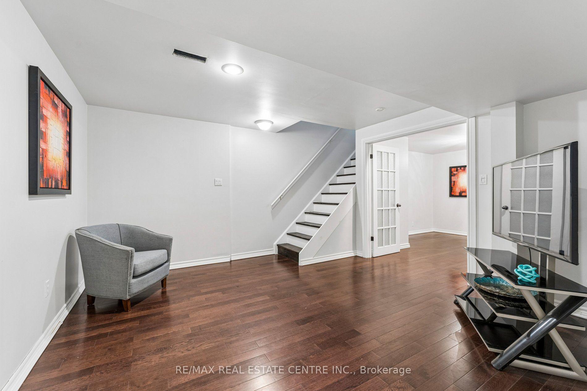 Photo 22 of 131 Montgomery Boulevard, Orangeville — HOMEH