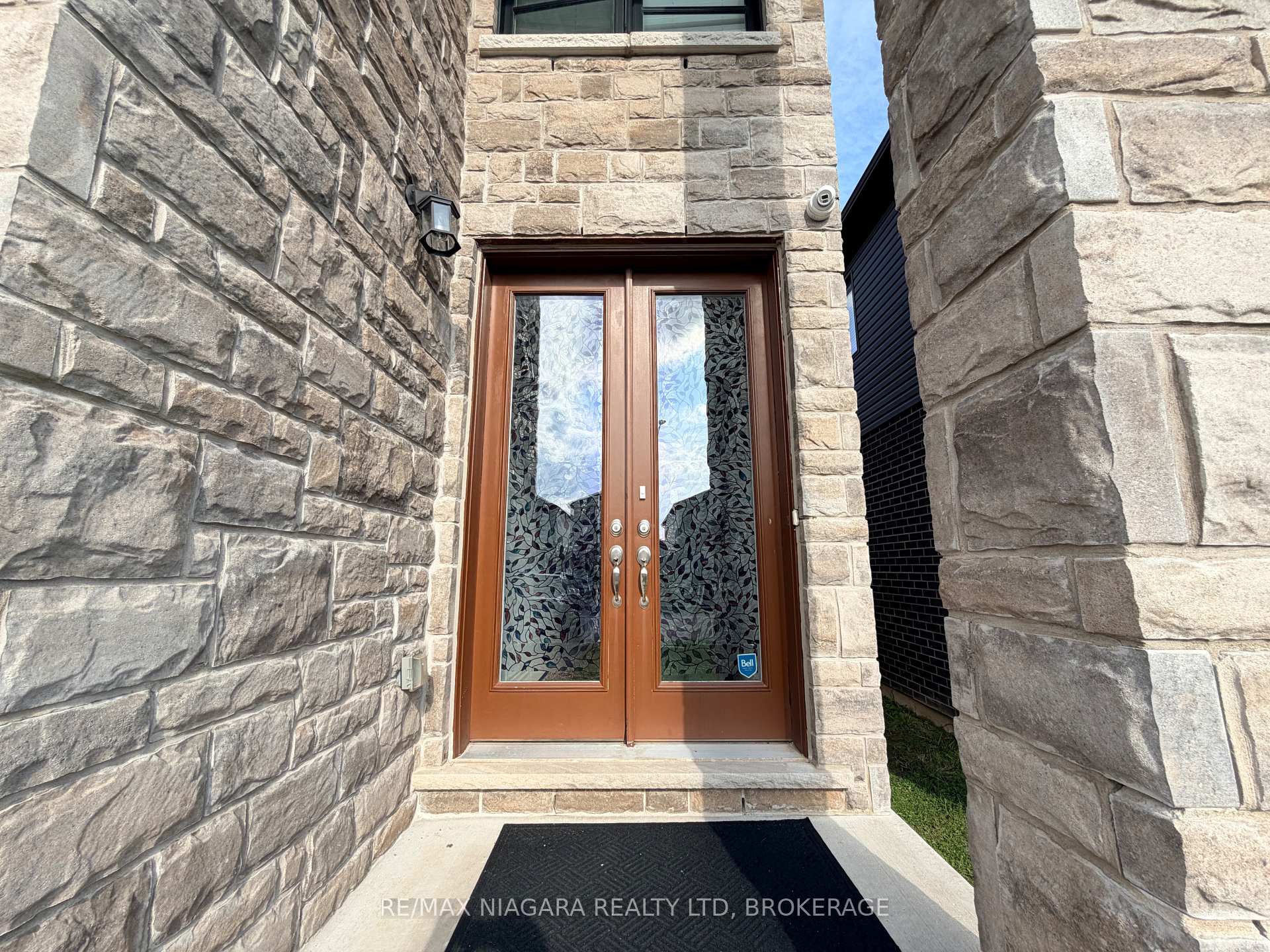 Photo 2 of Unit Main, 237 Louise Street, Welland, Lincoln/Crowland — HOMEH