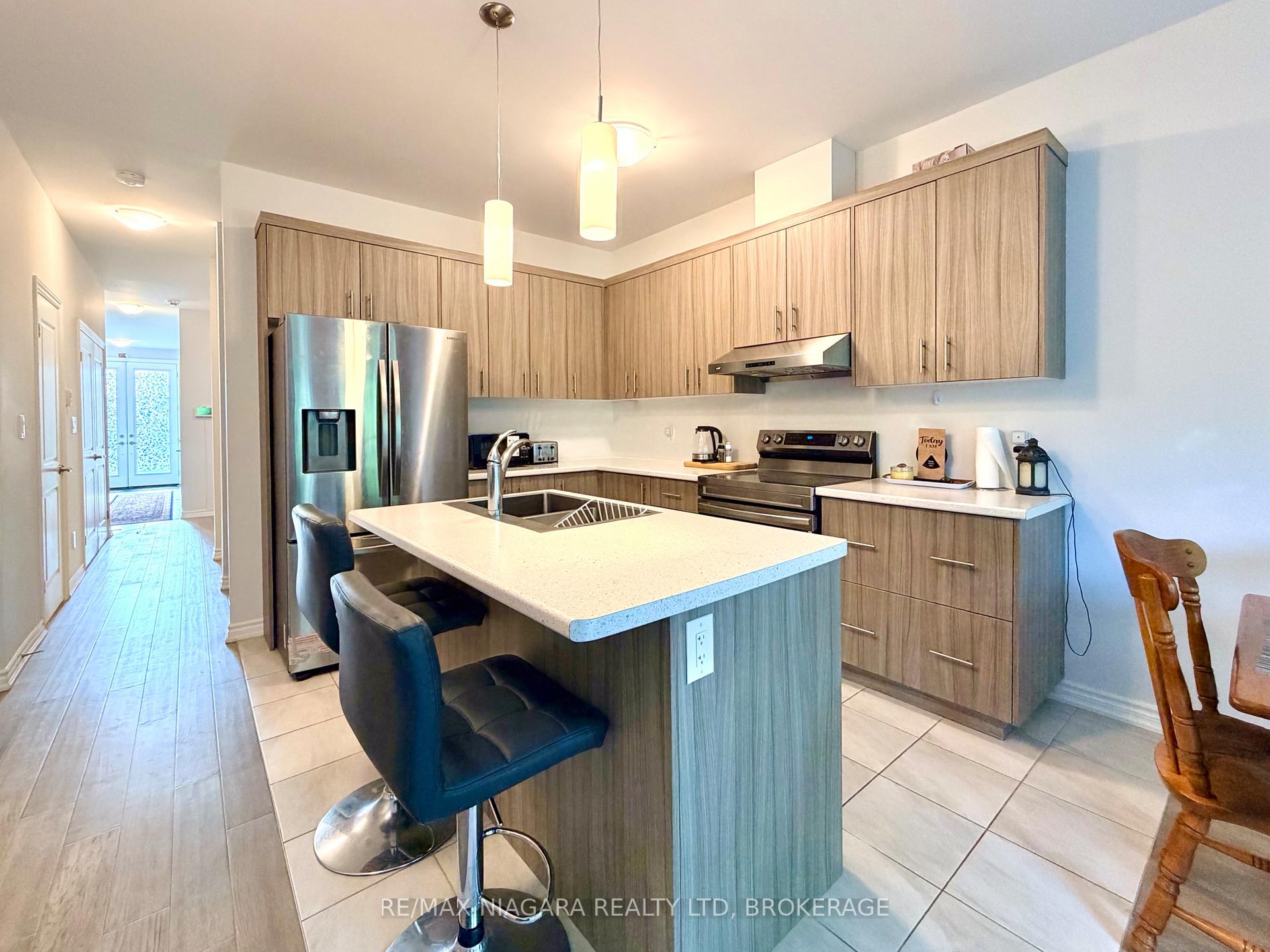 Photo 5 of Unit Main, 237 Louise Street, Welland, Lincoln/Crowland — HOMEH