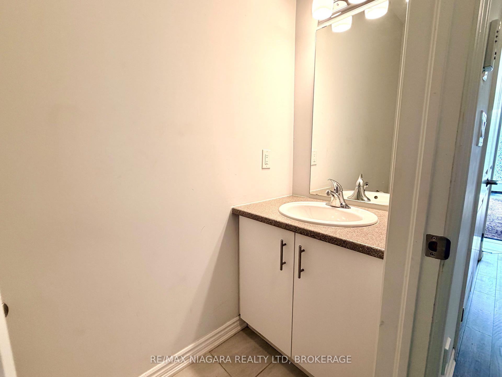 Photo 10 of Unit Main, 237 Louise Street, Welland, Lincoln/Crowland — HOMEH