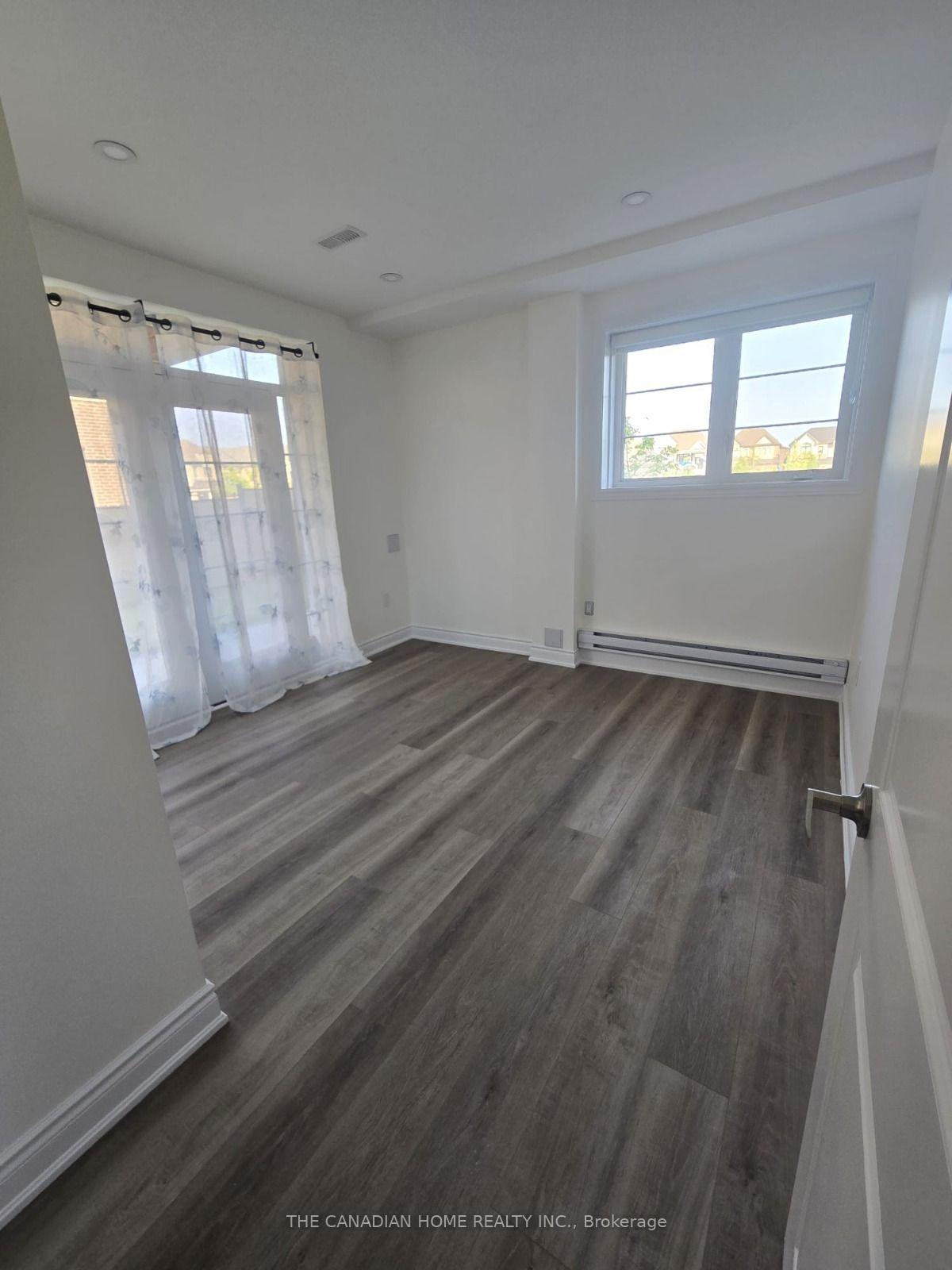 Photo 8 of 3155 Travertine Drive, Oakville, Northwest — HOMEH