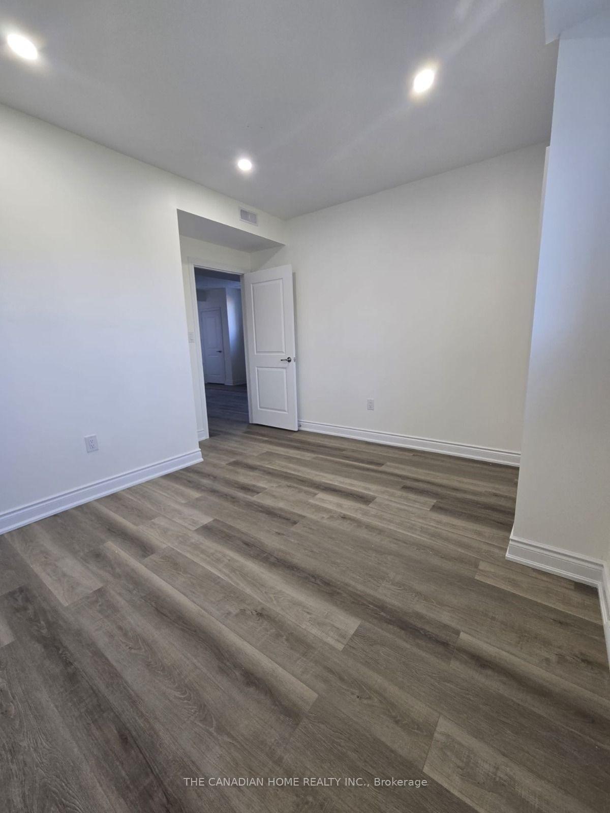 Photo 9 of 3155 Travertine Drive, Oakville, Northwest — HOMEH