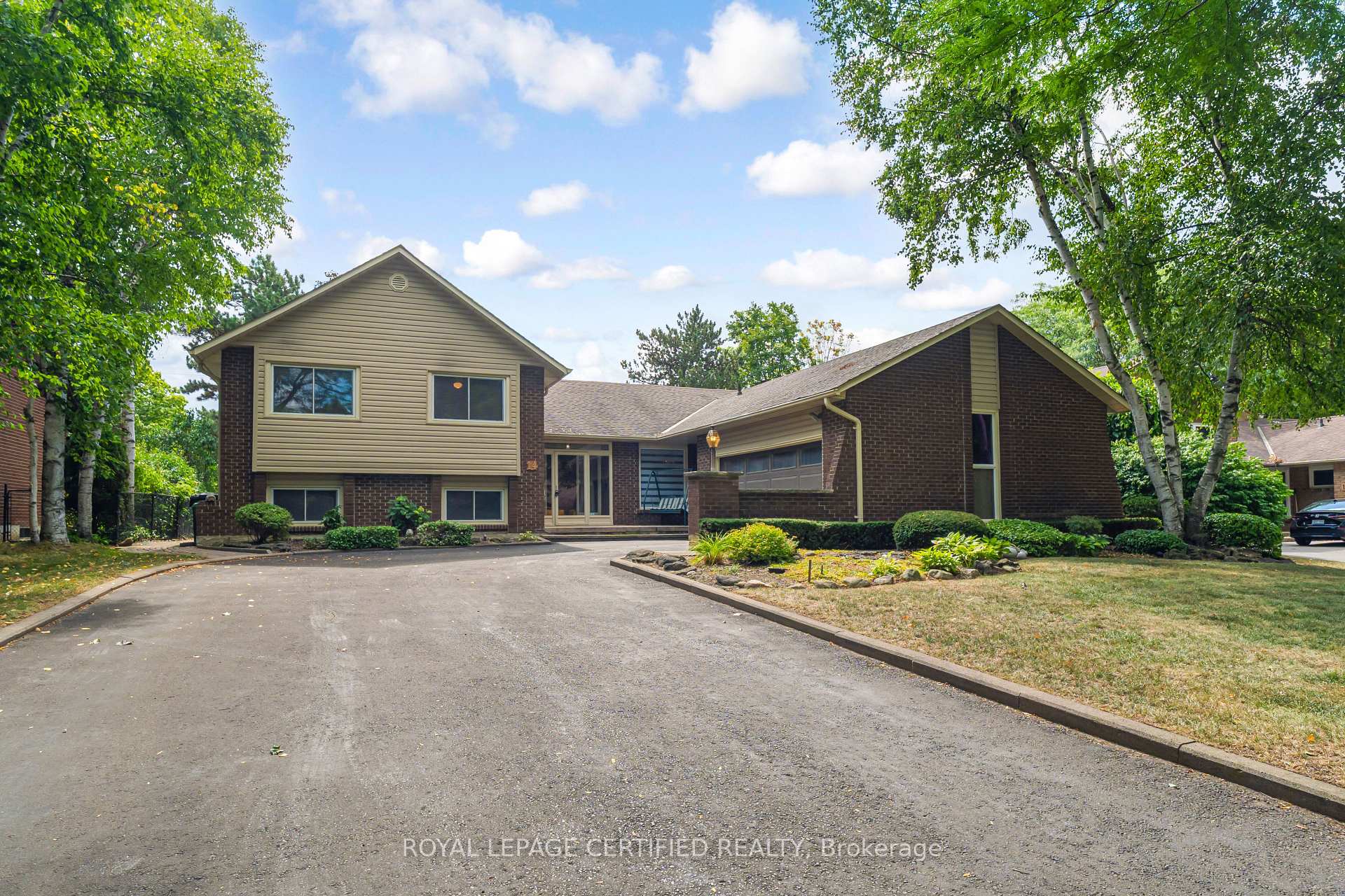 Front of 14 Broomfield Court