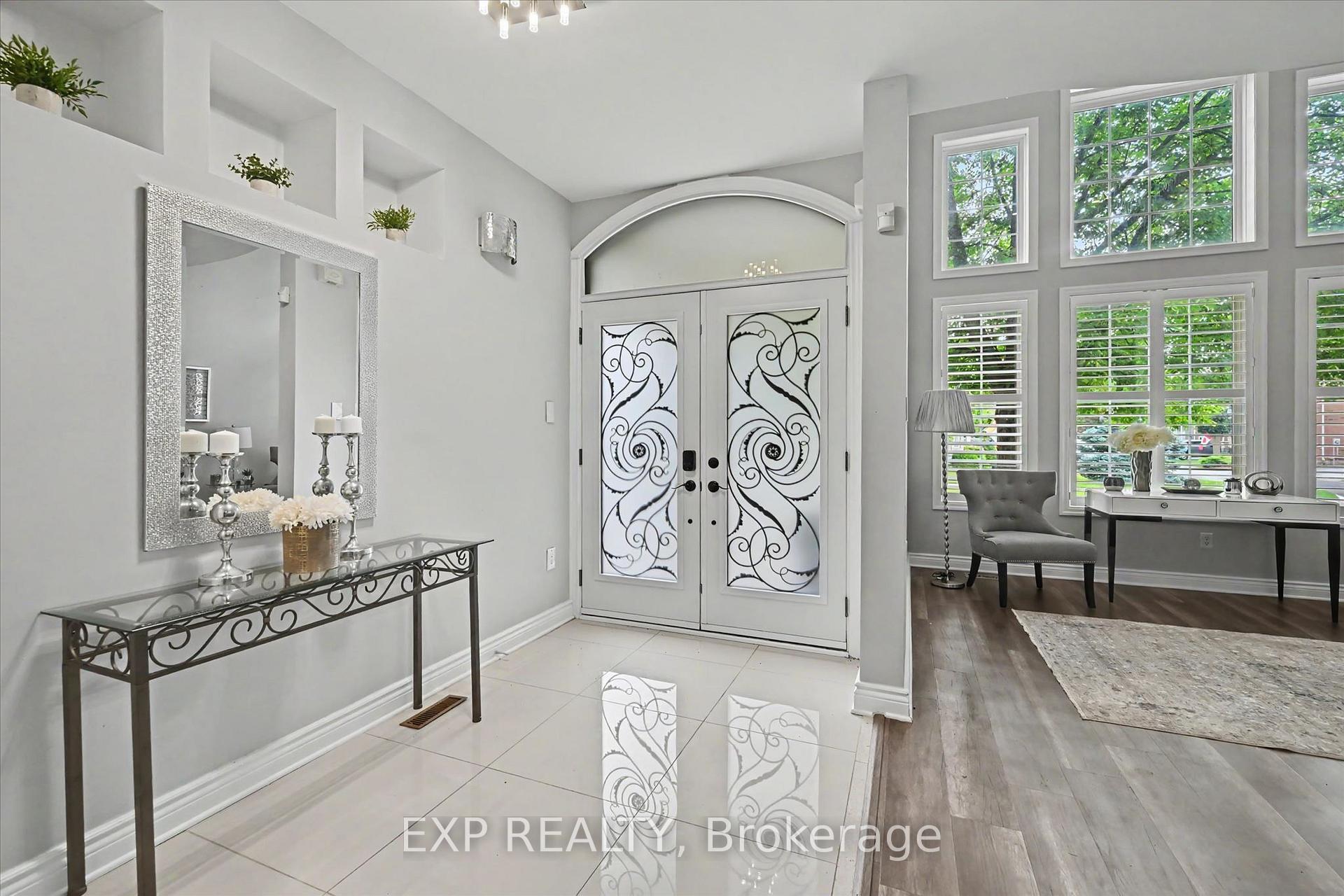Photo 3 of 2376 Oakhaven Drive, Oakville, West Oak Trails — HOMEH
