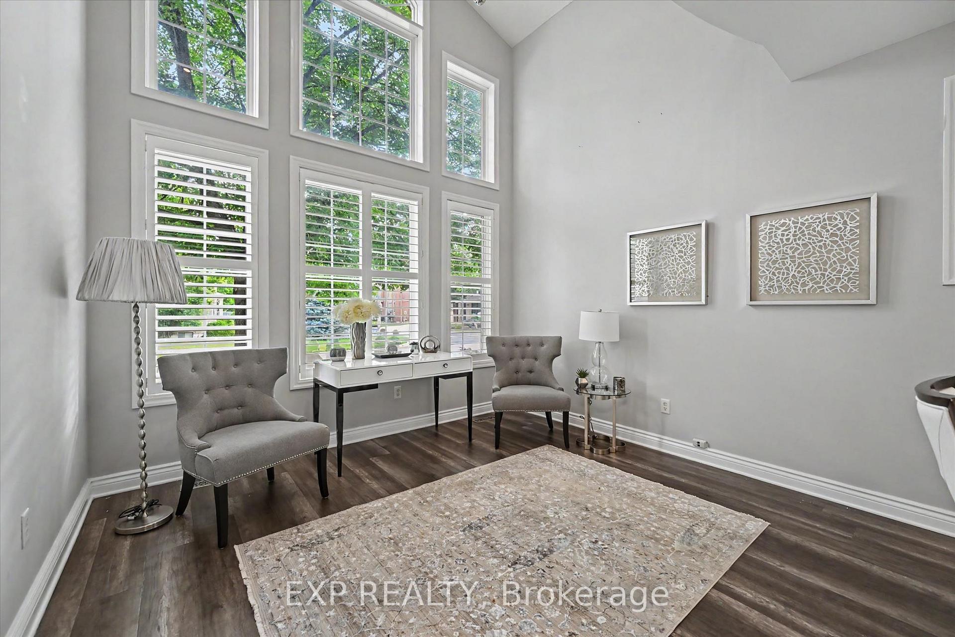 Photo 5 of 2376 Oakhaven Drive, Oakville, West Oak Trails — HOMEH