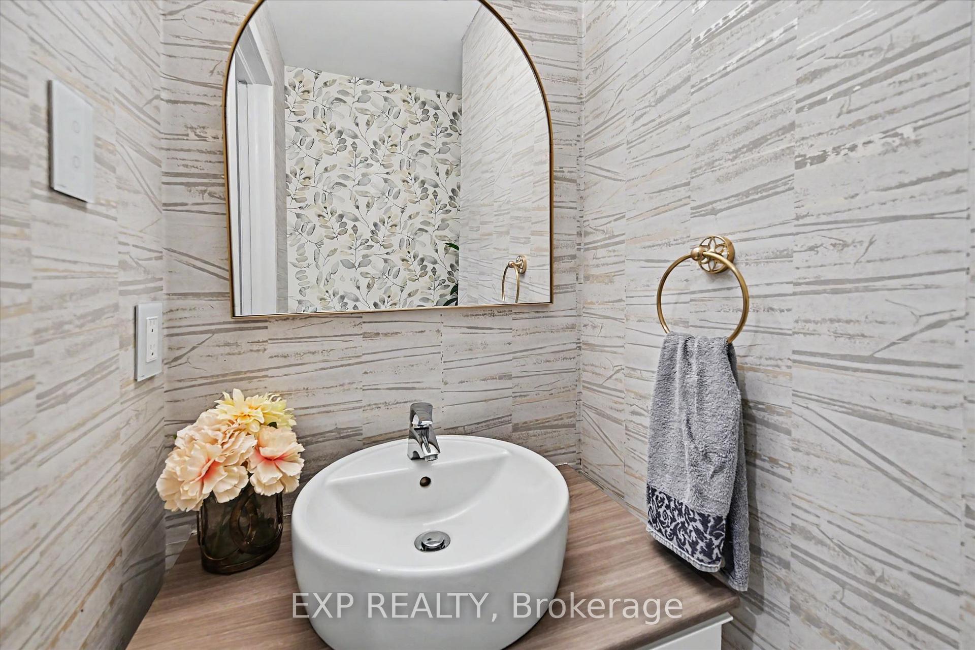 Photo 7 of 2376 Oakhaven Drive, Oakville, West Oak Trails — HOMEH