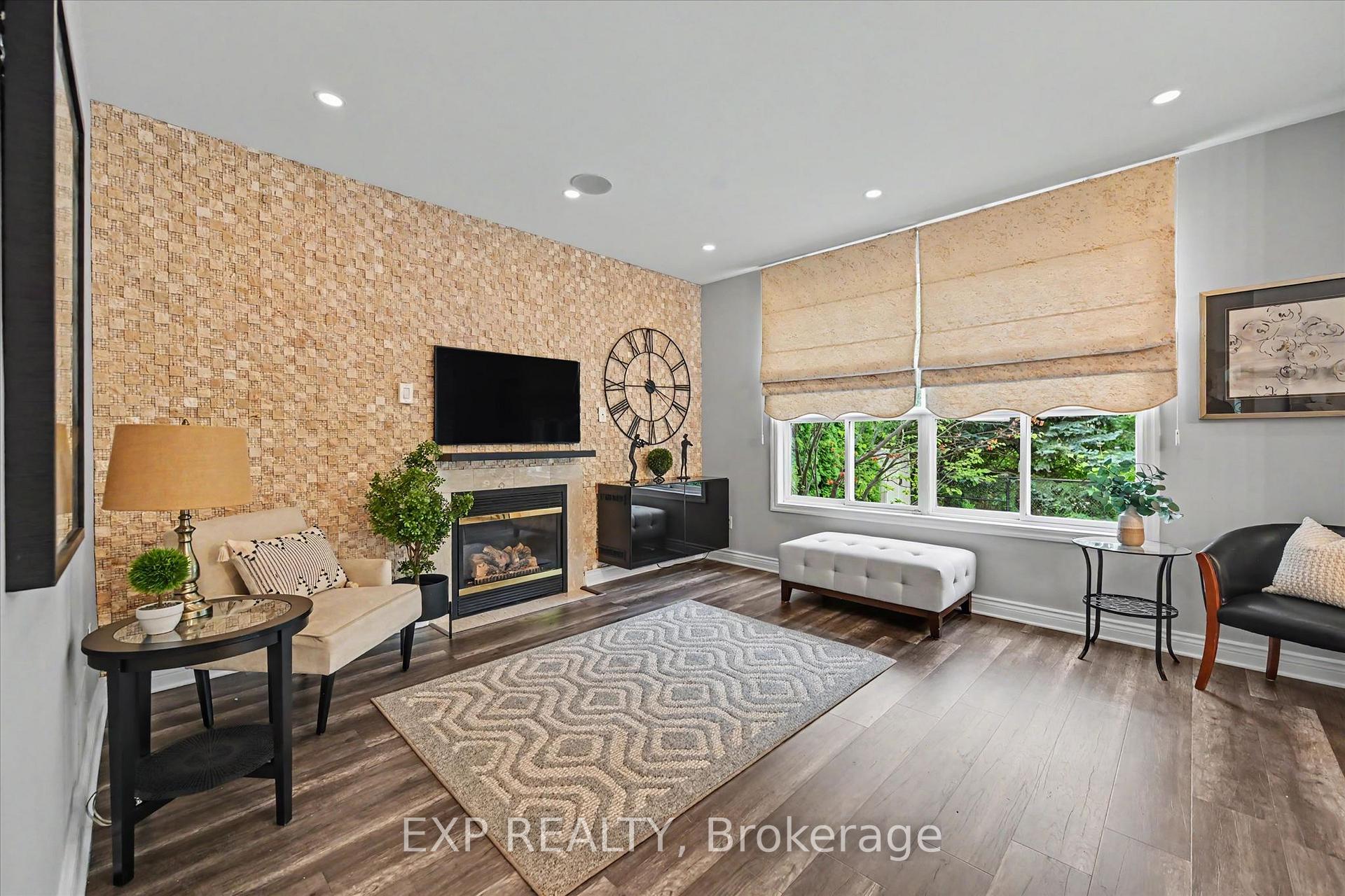 Photo 8 of 2376 Oakhaven Drive, Oakville, West Oak Trails — HOMEH