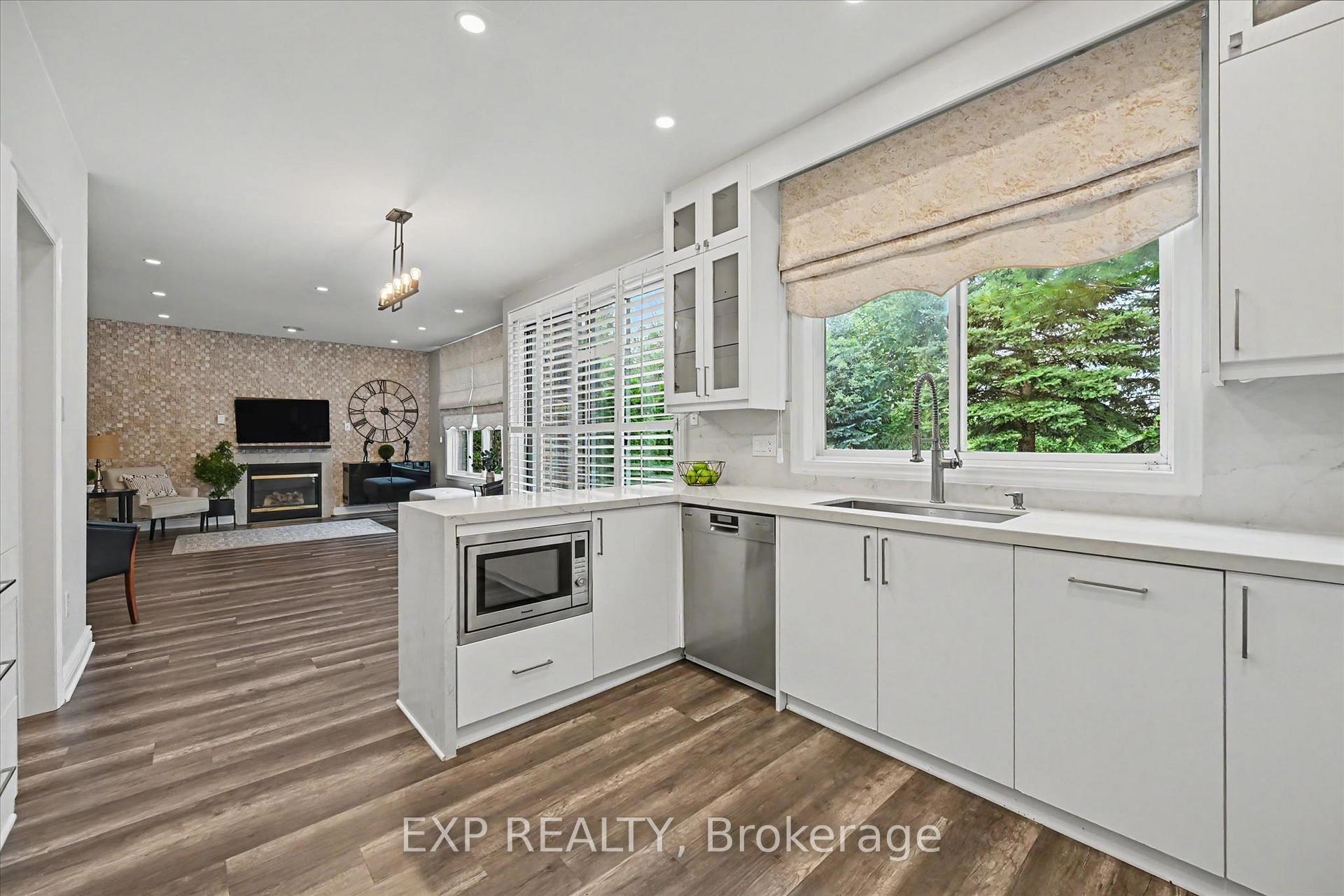 Photo 15 of 2376 Oakhaven Drive, Oakville, West Oak Trails — HOMEH