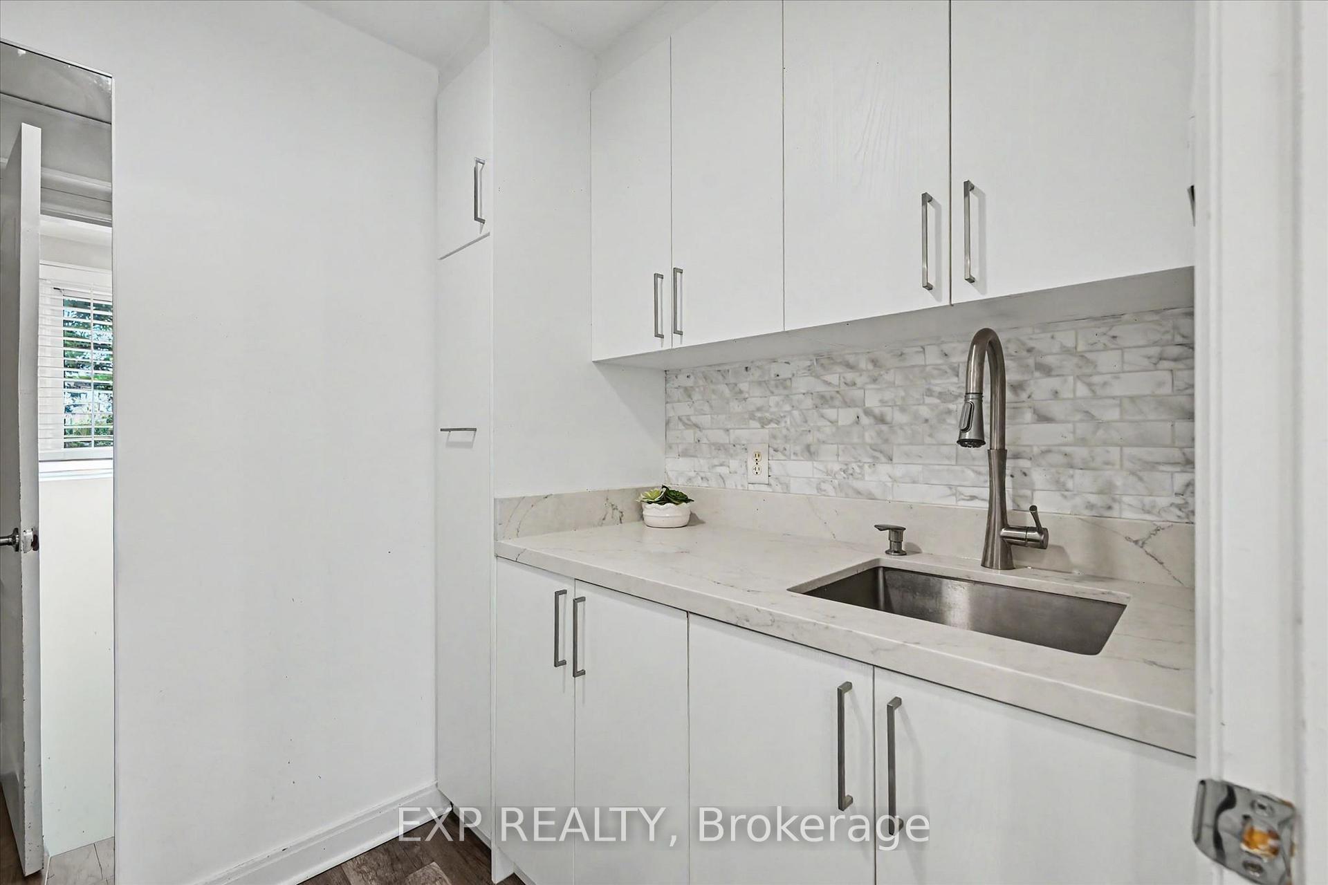 Photo 18 of 2376 Oakhaven Drive, Oakville, West Oak Trails — HOMEH