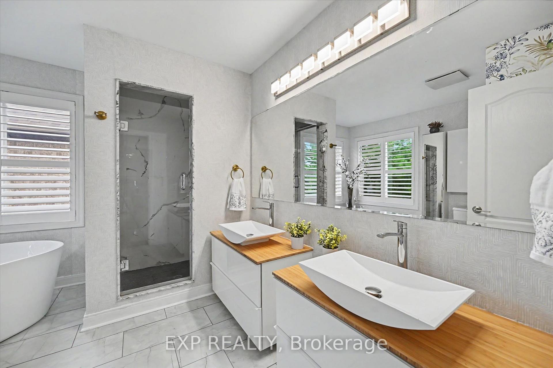 Photo 25 of 2376 Oakhaven Drive, Oakville, West Oak Trails — HOMEH