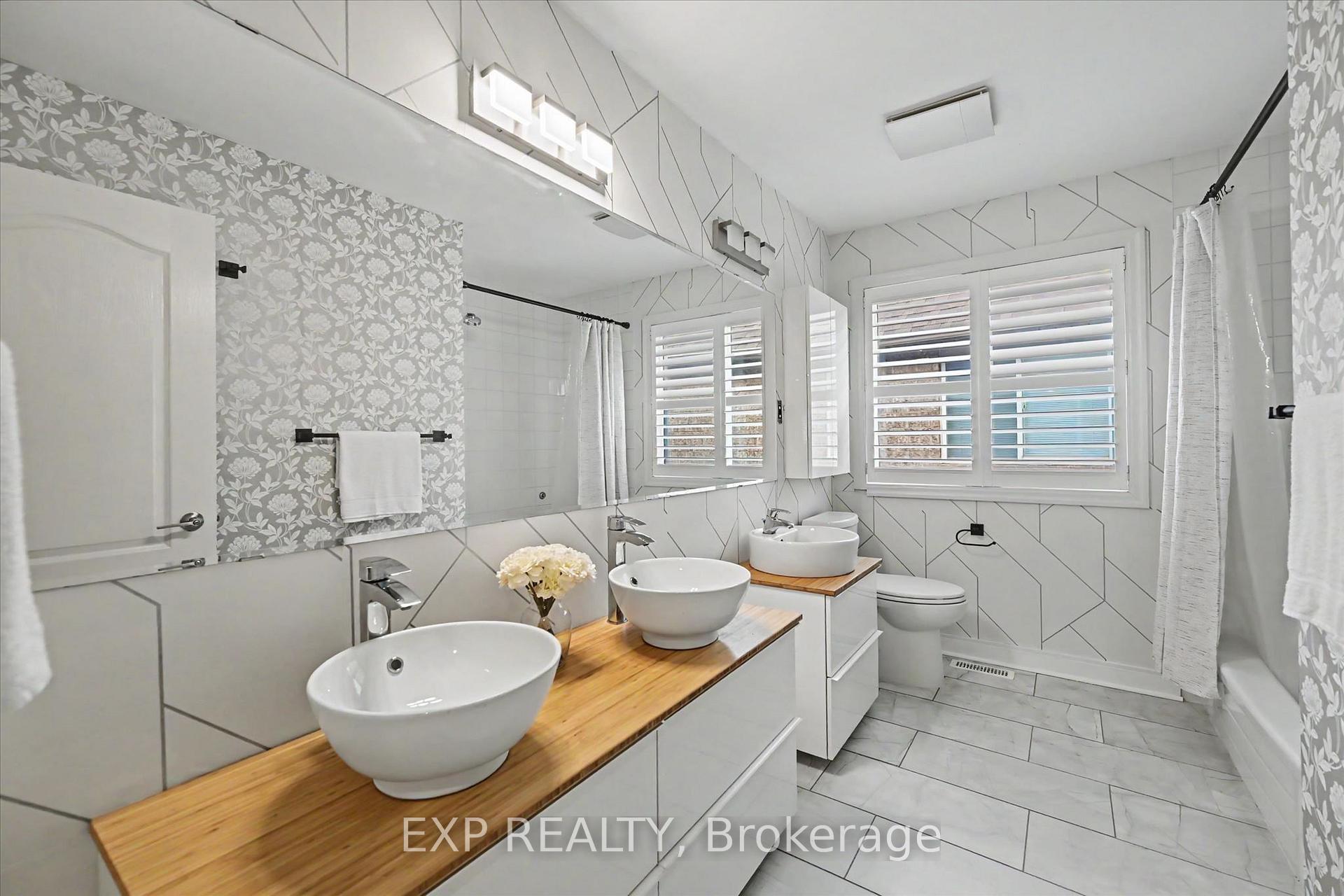 Photo 27 of 2376 Oakhaven Drive, Oakville, West Oak Trails — HOMEH