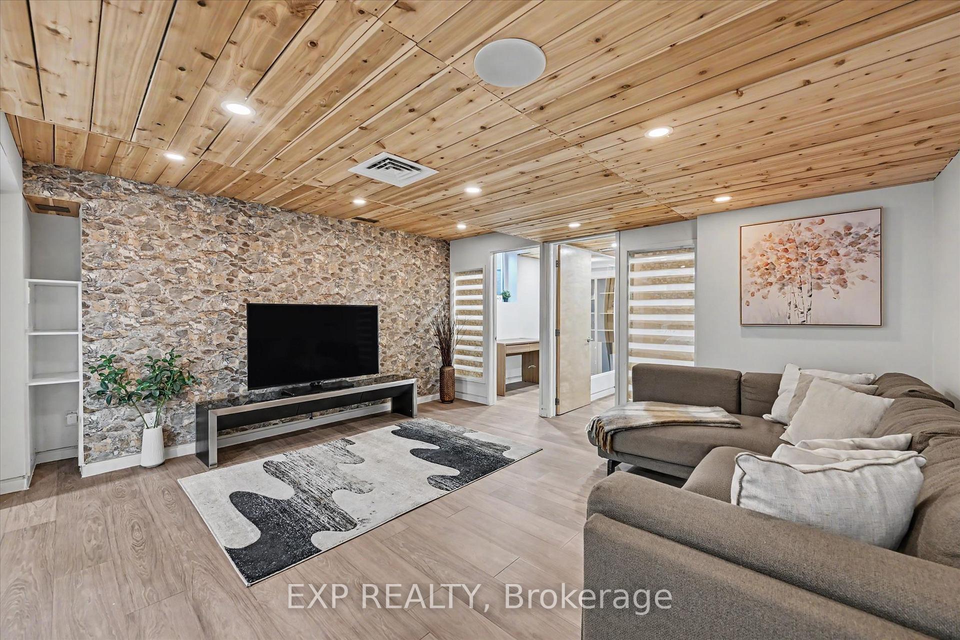 Photo 32 of 2376 Oakhaven Drive, Oakville, West Oak Trails — HOMEH