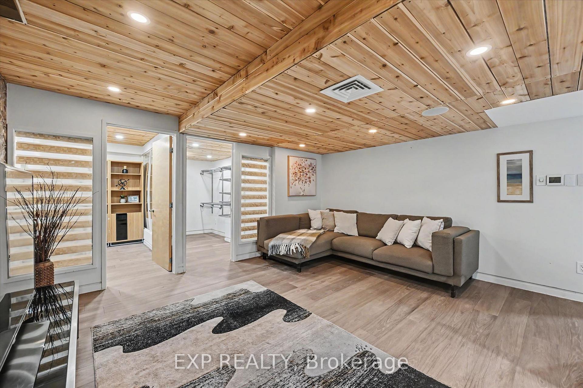 Photo 33 of 2376 Oakhaven Drive, Oakville, West Oak Trails — HOMEH