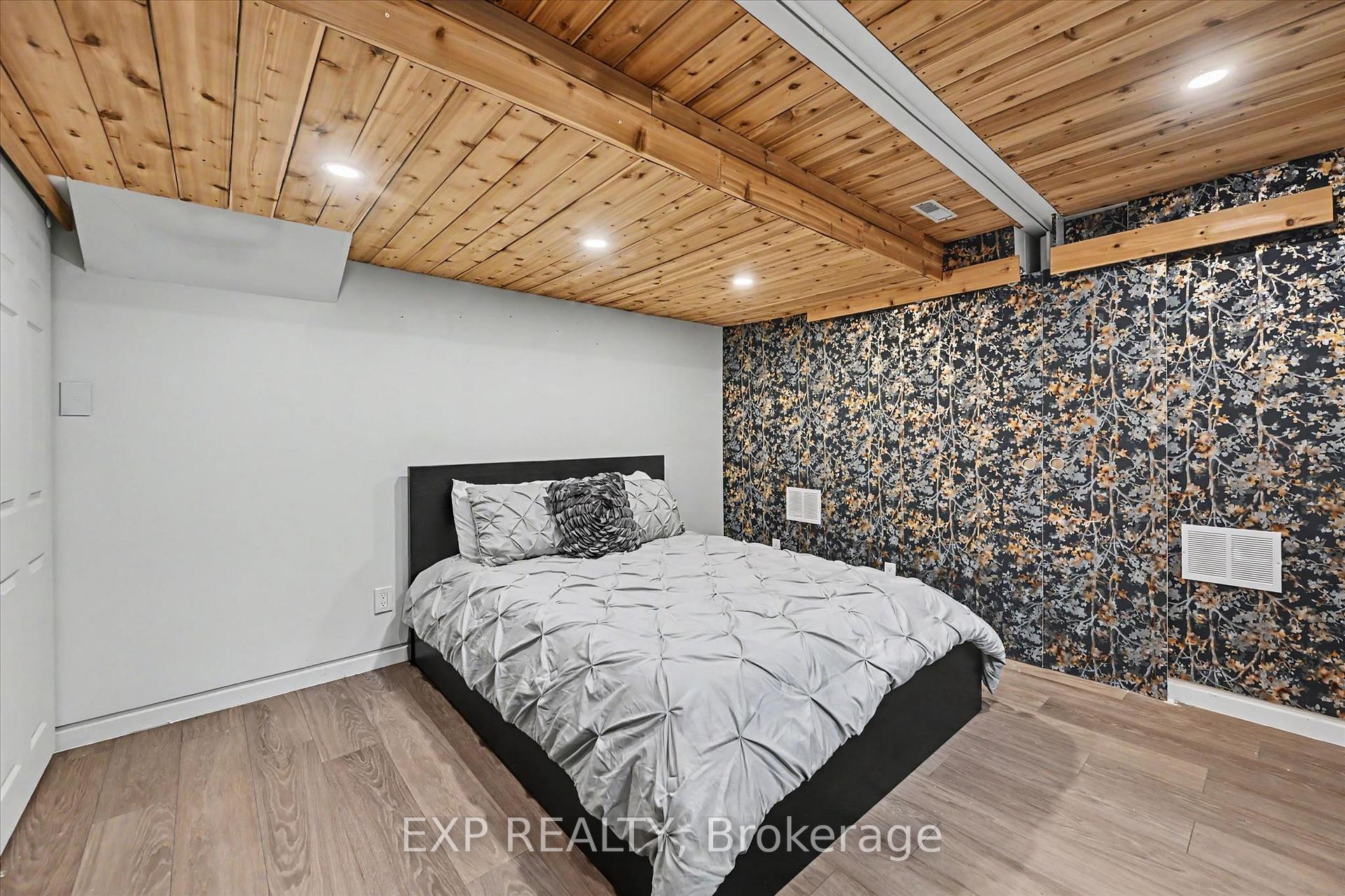 Photo 35 of 2376 Oakhaven Drive, Oakville, West Oak Trails — HOMEH