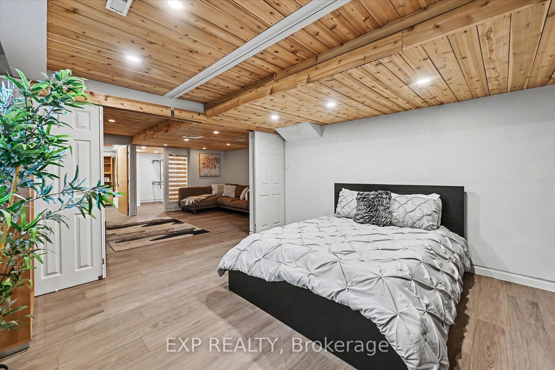 Photo 36 of 2376 Oakhaven Drive, Oakville, West Oak Trails — HOMEH