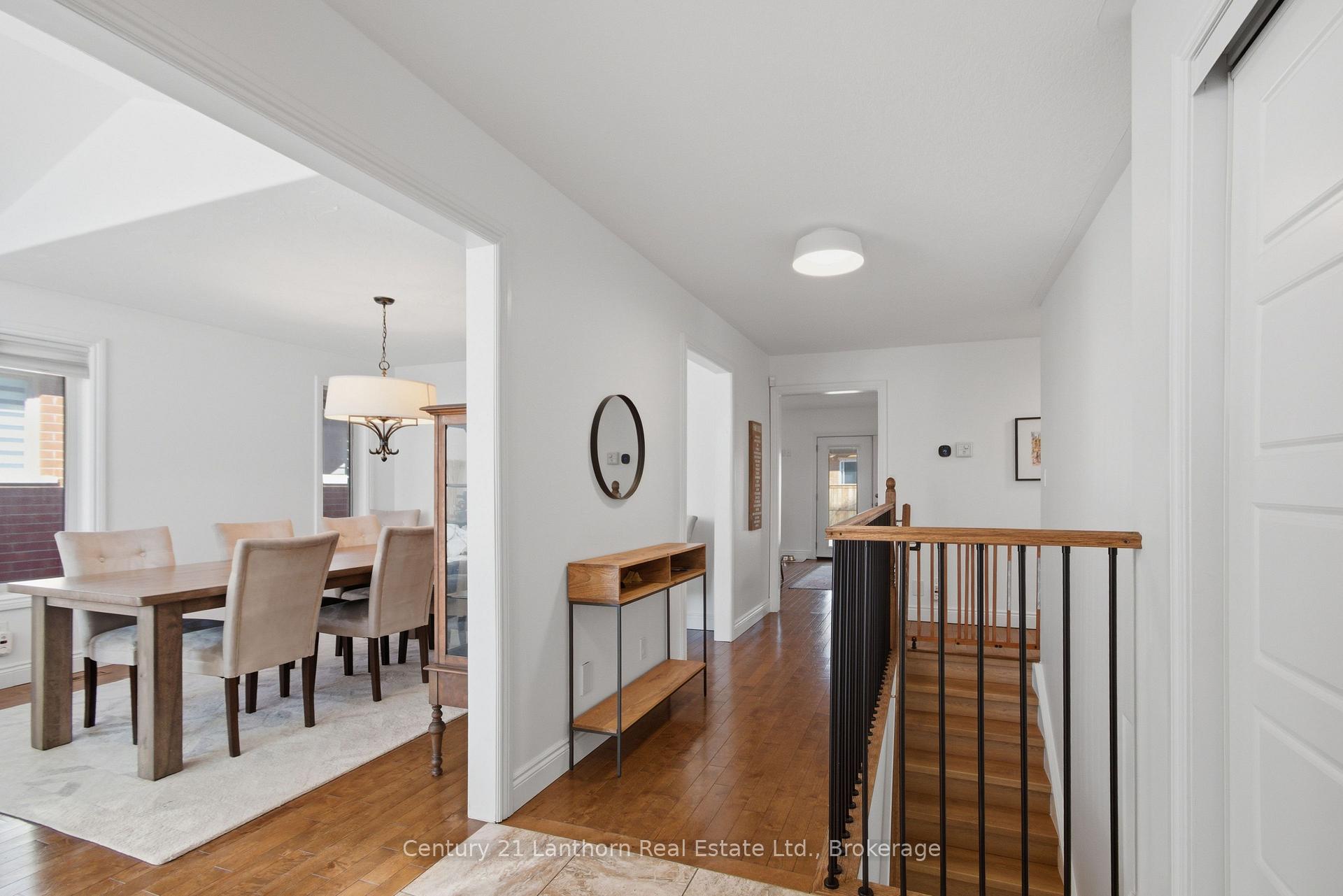 Photo 3 of 28 Hickory Grove, Belleville, Belleville Ward — HOMEH