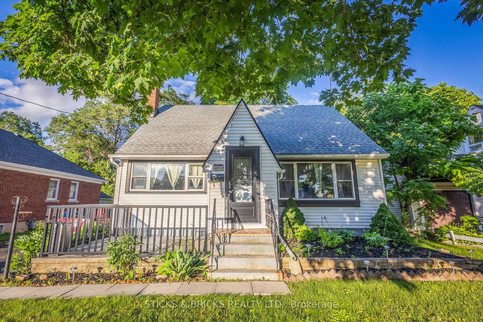 Photo of 6088 Dorchester Road