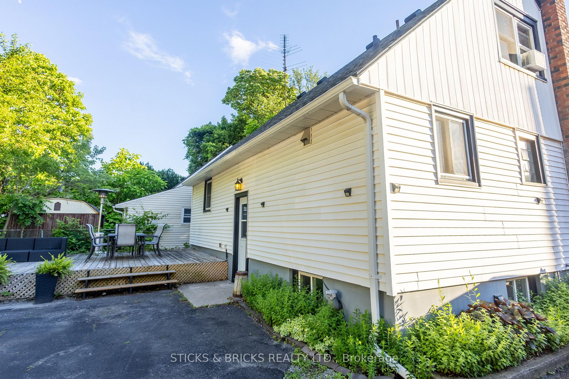 Photo 2 of 6088 Dorchester Road, Niagara Falls, Dorchester — HOMEH