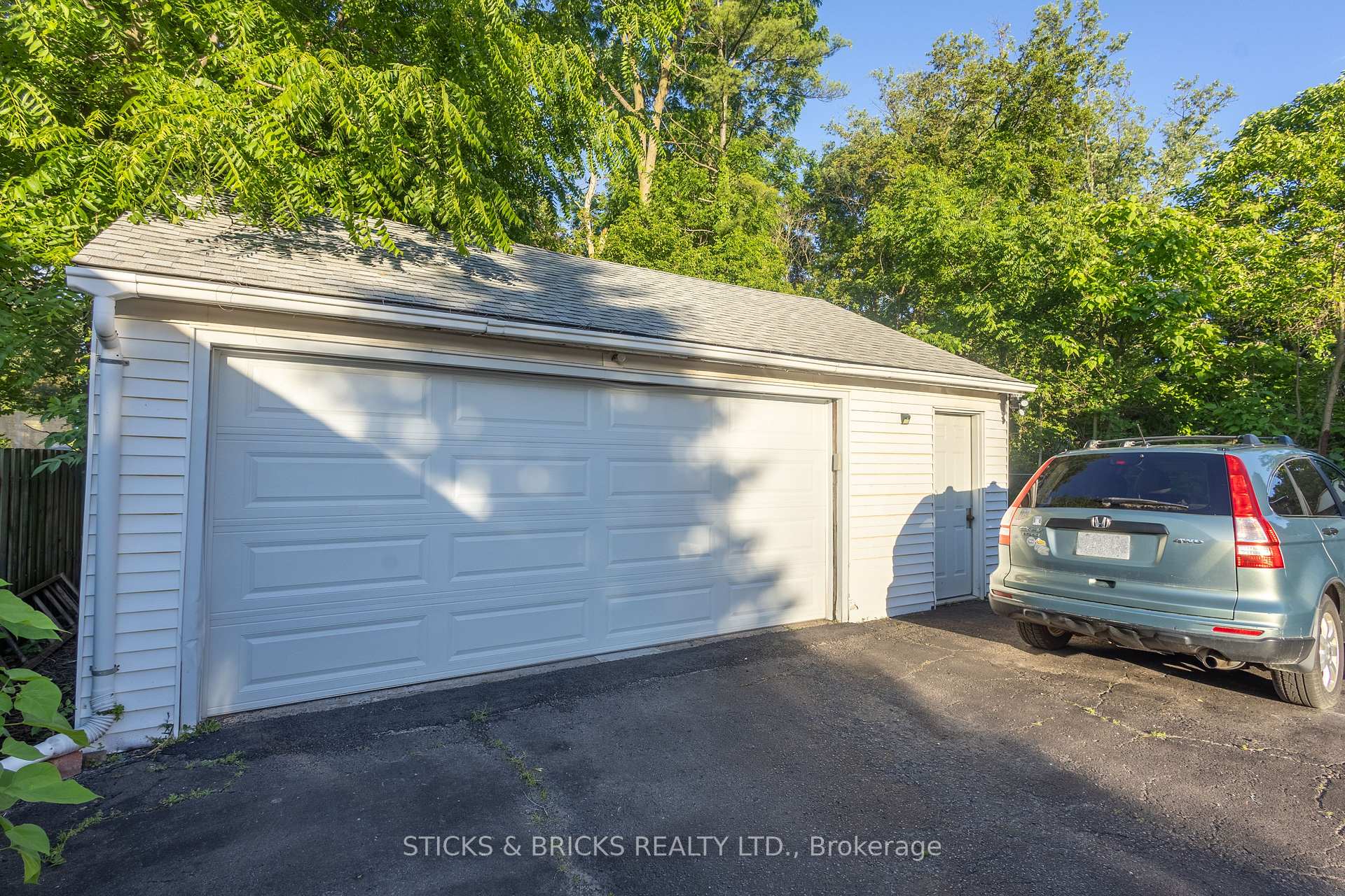 Photo 3 of 6088 Dorchester Road, Niagara Falls, Dorchester — HOMEH