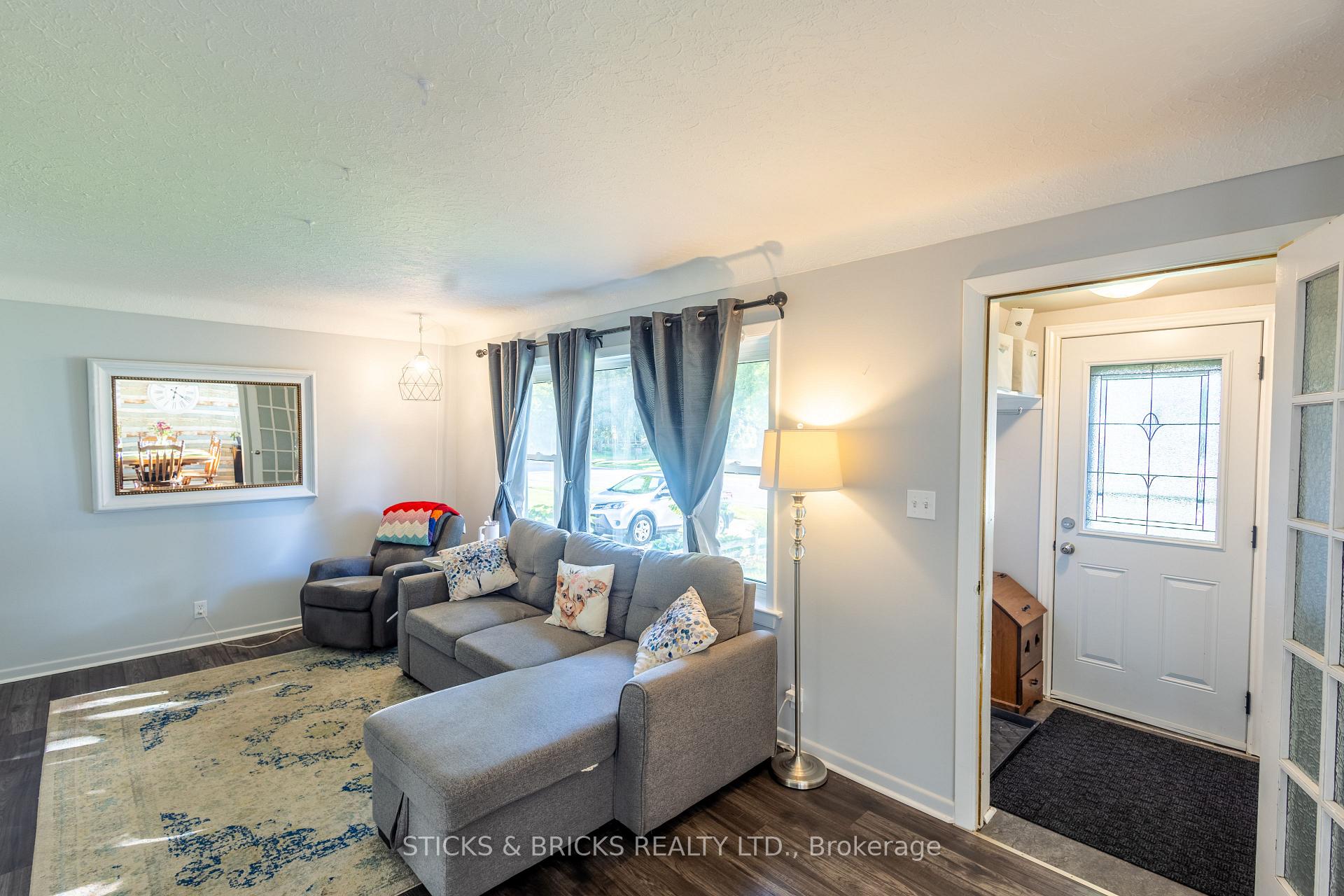 Photo 6 of 6088 Dorchester Road, Niagara Falls, Dorchester — HOMEH