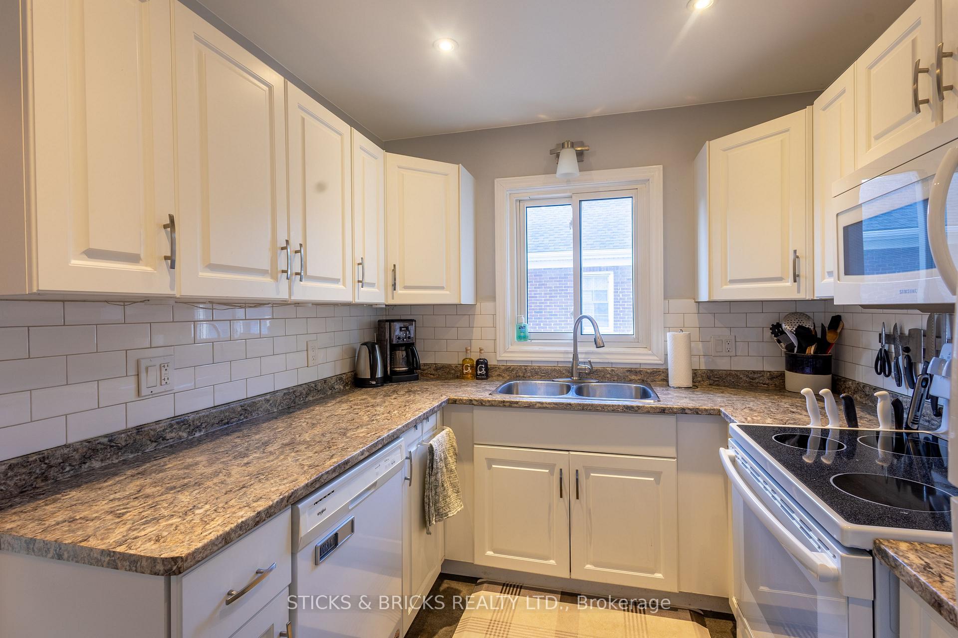 Photo 14 of 6088 Dorchester Road, Niagara Falls, Dorchester — HOMEH