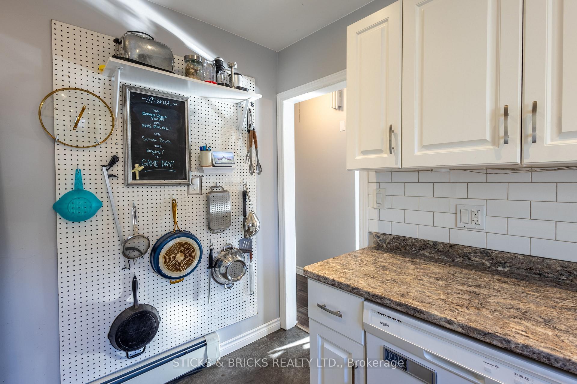 Photo 15 of 6088 Dorchester Road, Niagara Falls, Dorchester — HOMEH