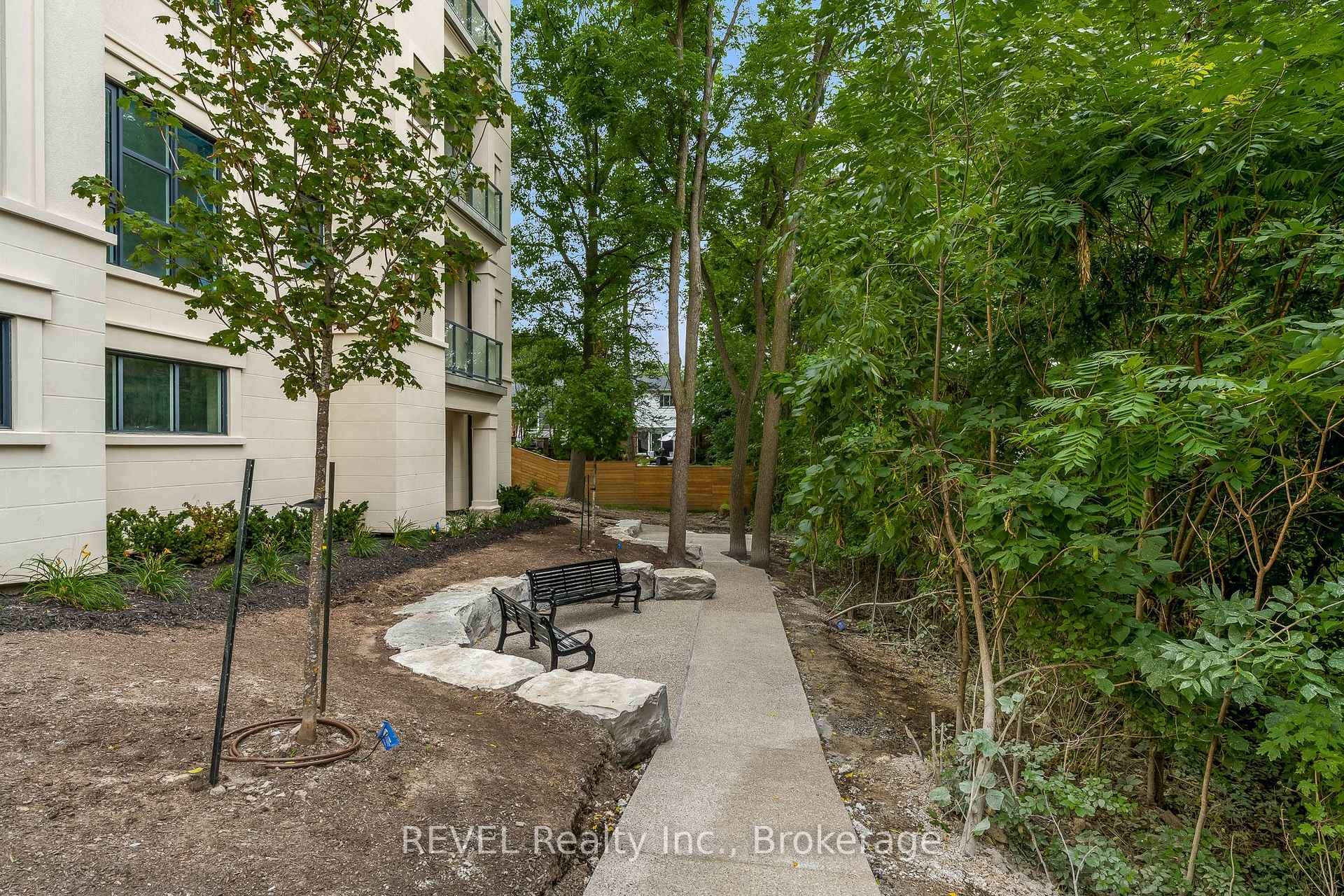Photo 8 of Unit 410, 2 Arbourvale Common, St. Catharines, Glendale/Glenridge — HOMEH