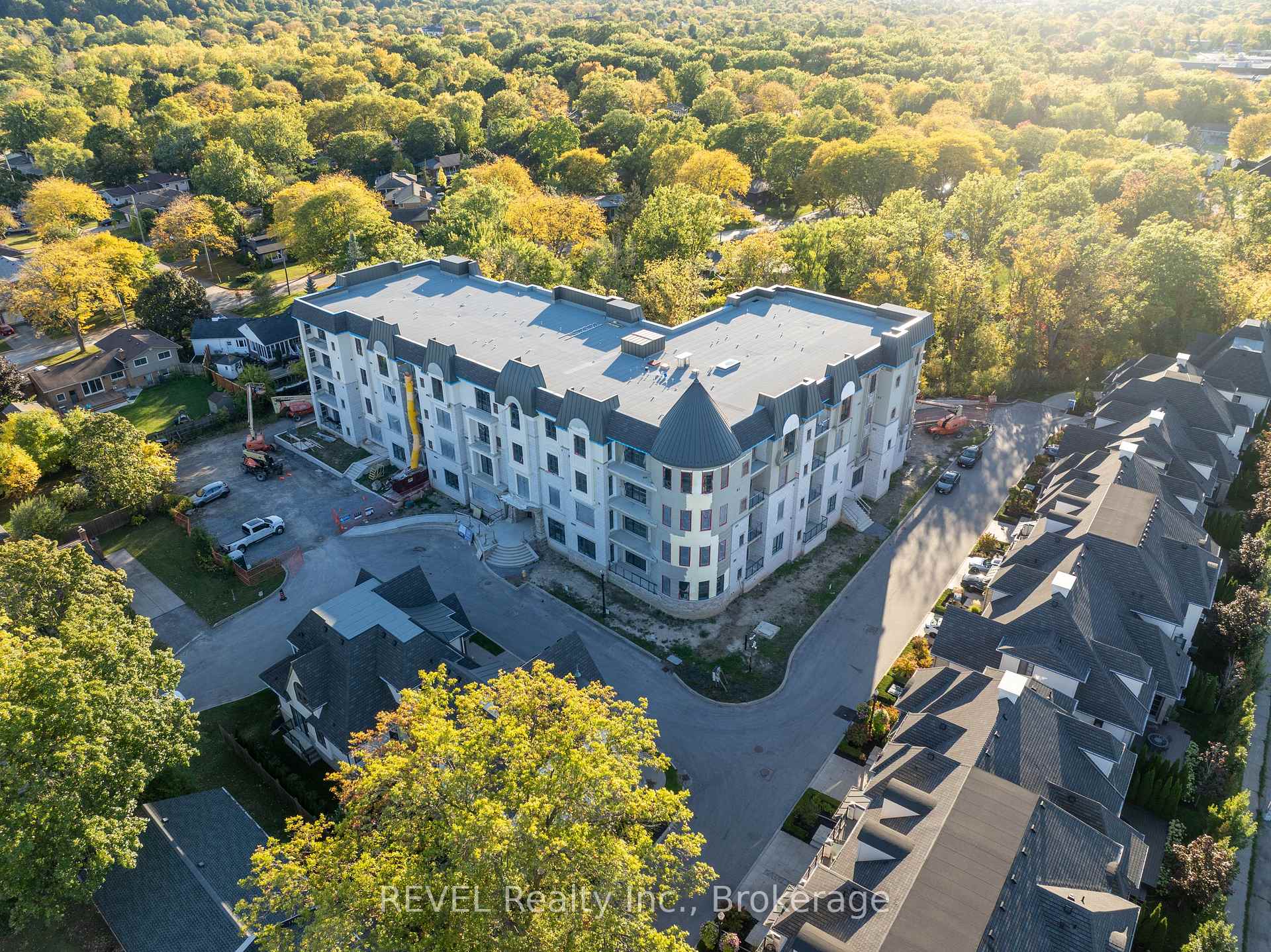 Photo 11 of Unit 410, 2 Arbourvale Common, St. Catharines, Glendale/Glenridge — HOMEH