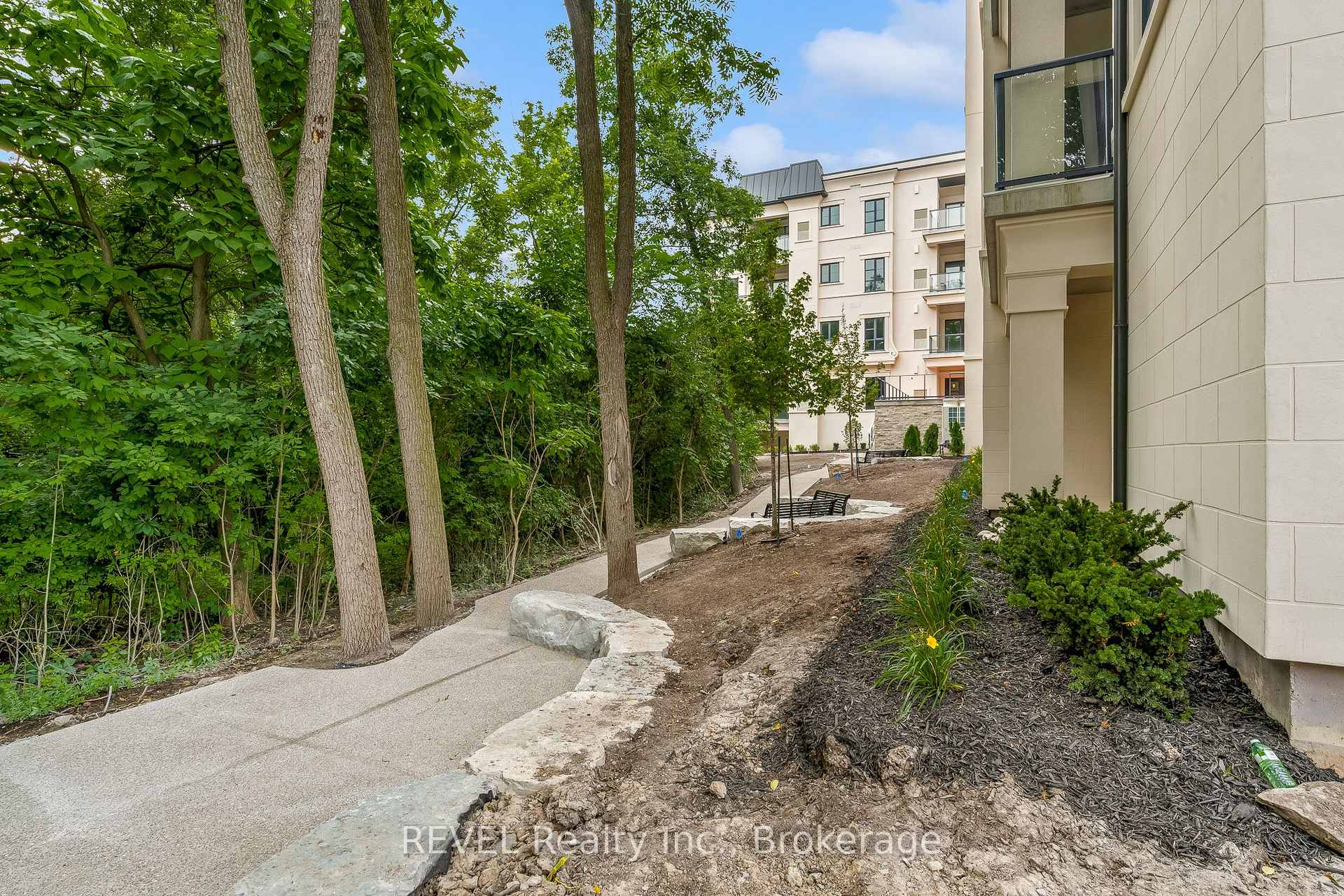 Photo 9 of Unit 209, 2 Arbourvale Common, St. Catharines, Glendale/Glenridge — HOMEH