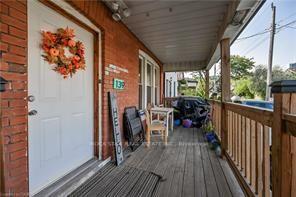 Photo of 139 Balsam Avenue S