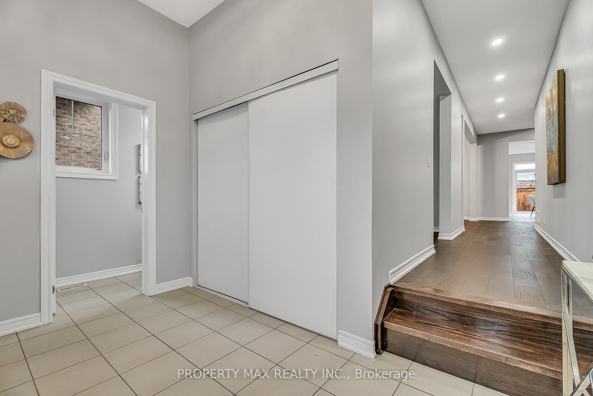 Photo 2 of 40 Britannia Avenue E, Oshawa, Windfields — HOMEH