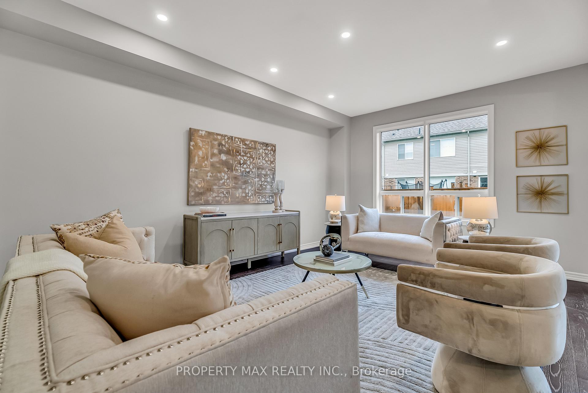 Photo 5 of 40 Britannia Avenue E, Oshawa, Windfields — HOMEH