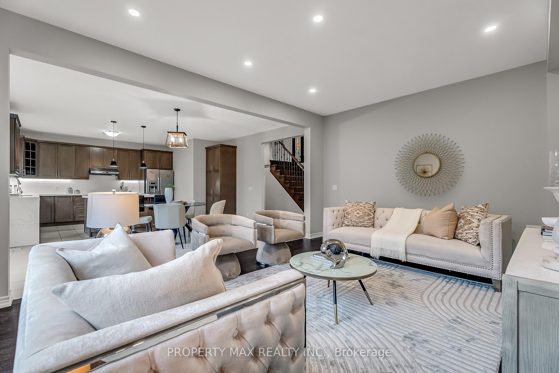 Photo 7 of 40 Britannia Avenue E, Oshawa, Windfields — HOMEH