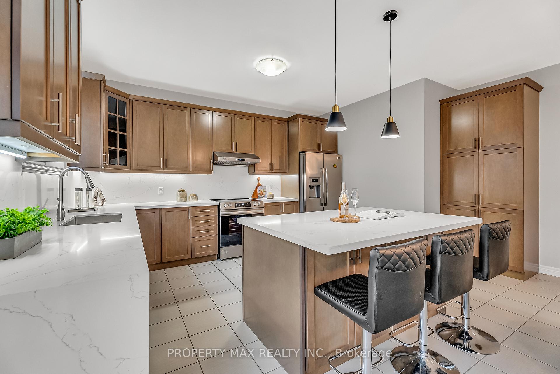 Photo 15 of 40 Britannia Avenue E, Oshawa, Windfields — HOMEH
