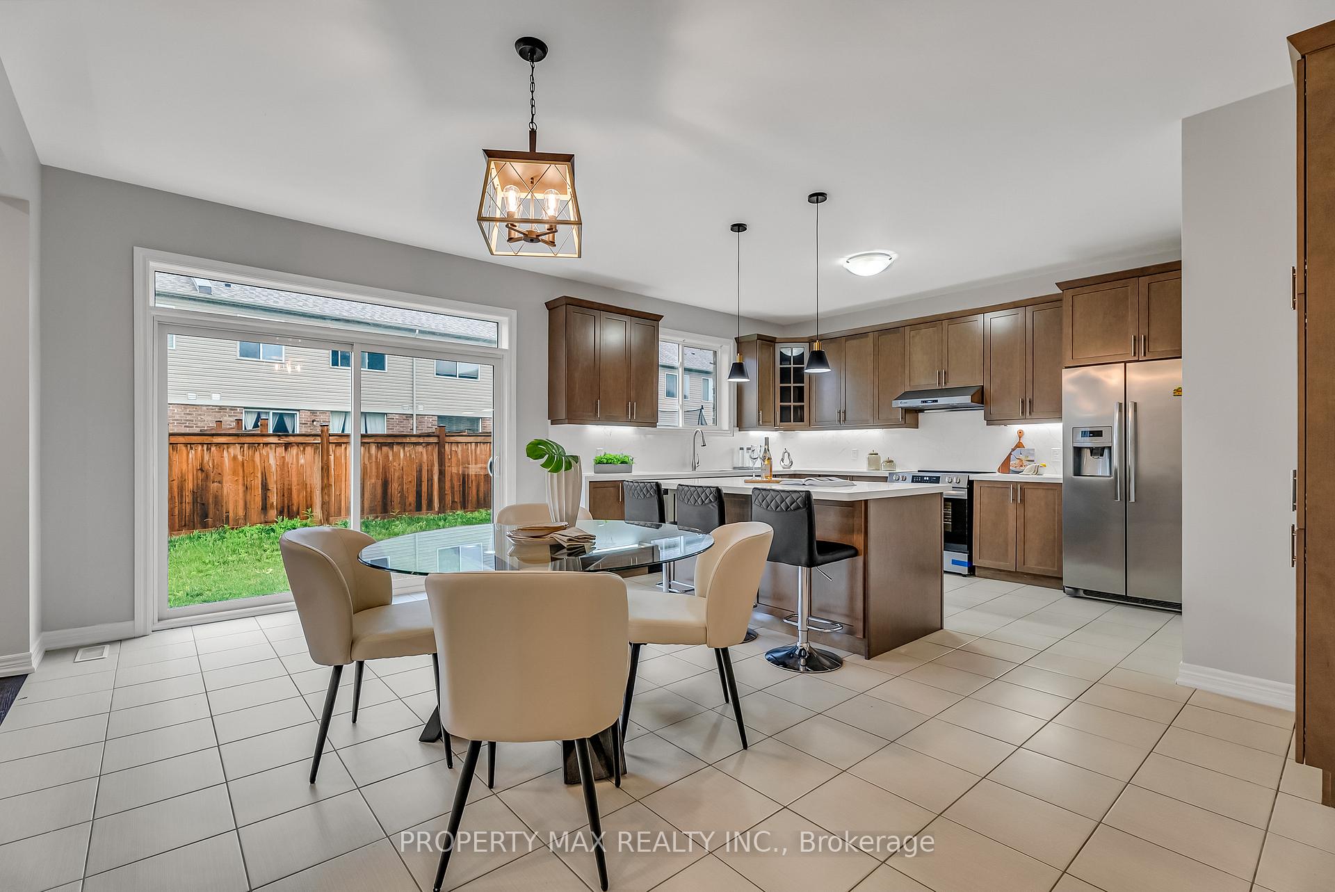 Photo 21 of 40 Britannia Avenue E, Oshawa, Windfields — HOMEH