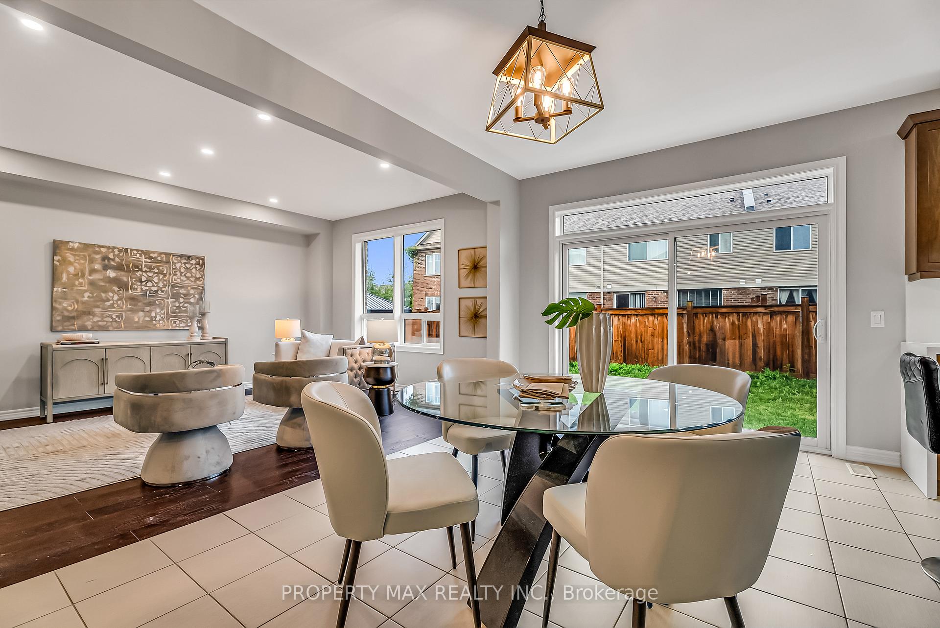 Photo 22 of 40 Britannia Avenue E, Oshawa, Windfields — HOMEH