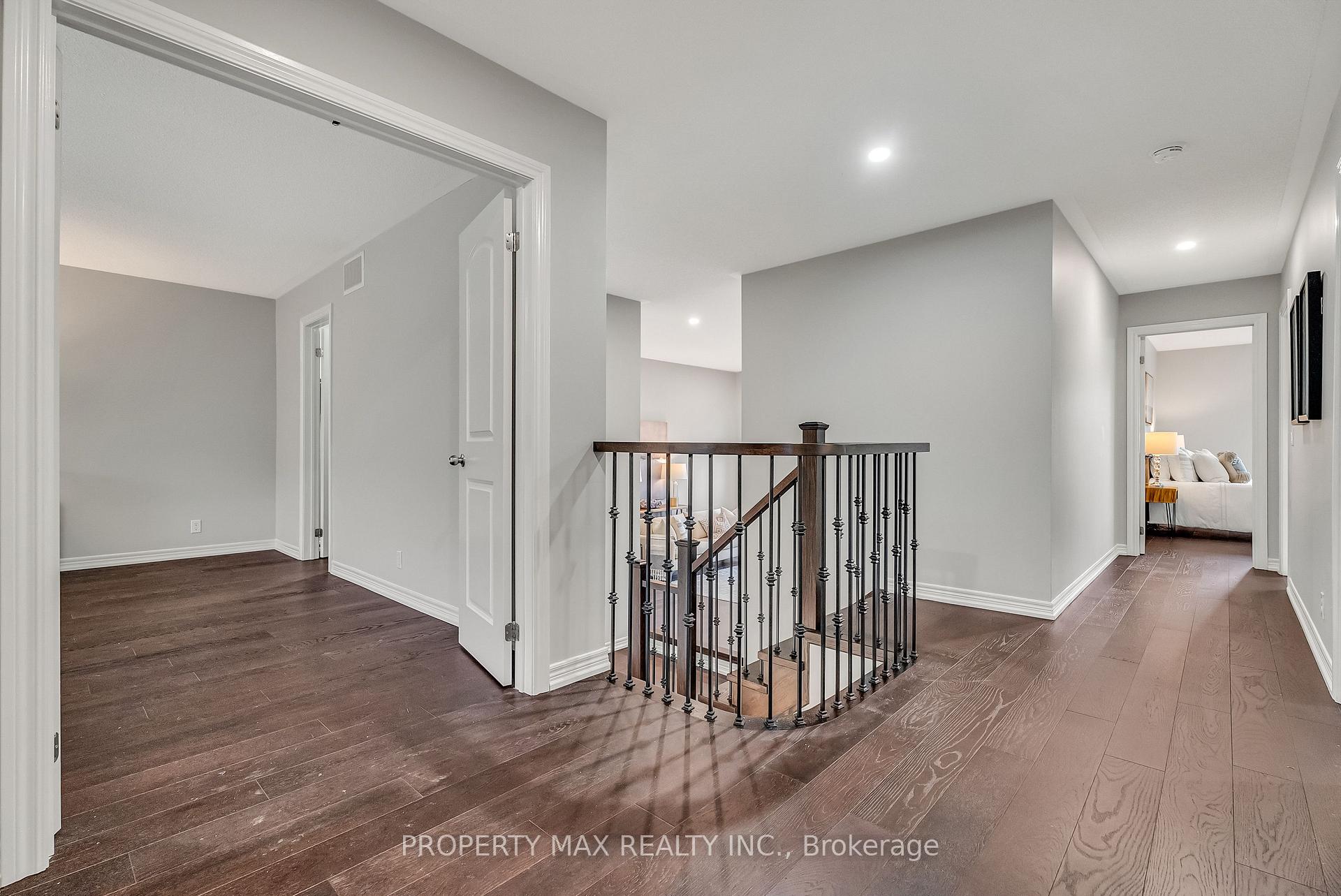 Photo 29 of 40 Britannia Avenue E, Oshawa, Windfields — HOMEH